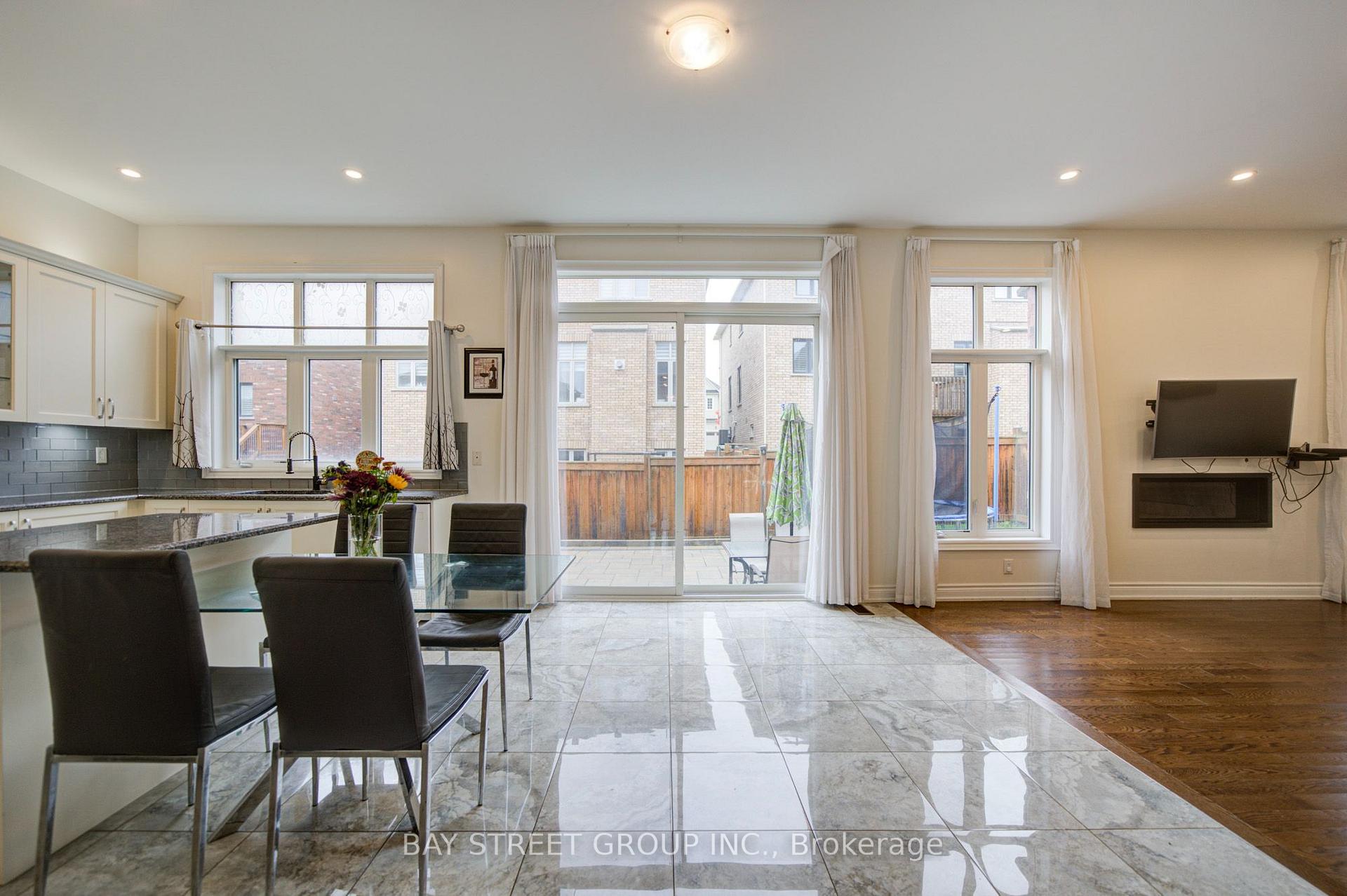 Photo 9 of 30 Ben Sinclair Avenue, East Gwillimbury, Queensville — HOMEH