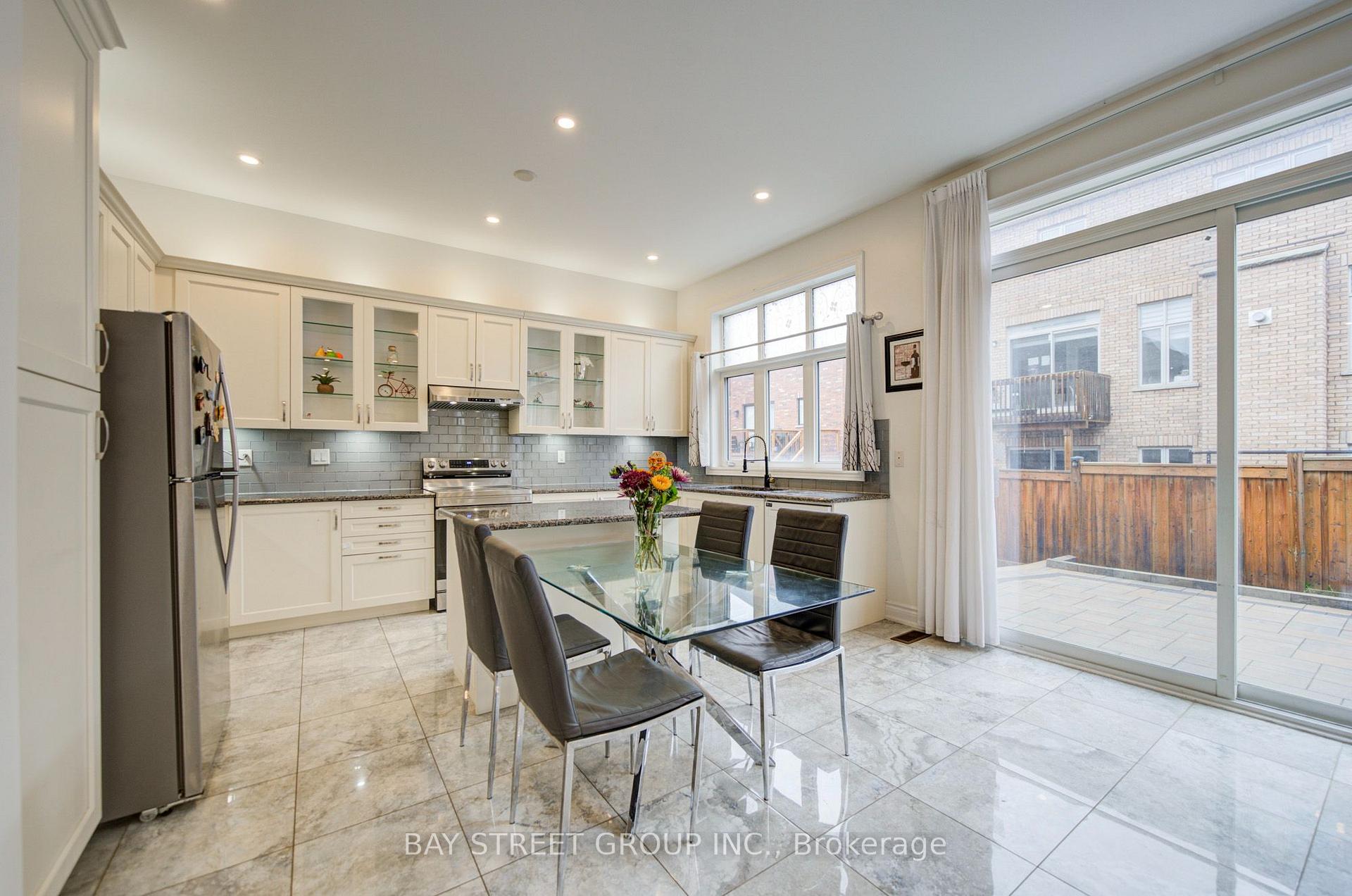 Photo 10 of 30 Ben Sinclair Avenue, East Gwillimbury, Queensville — HOMEH