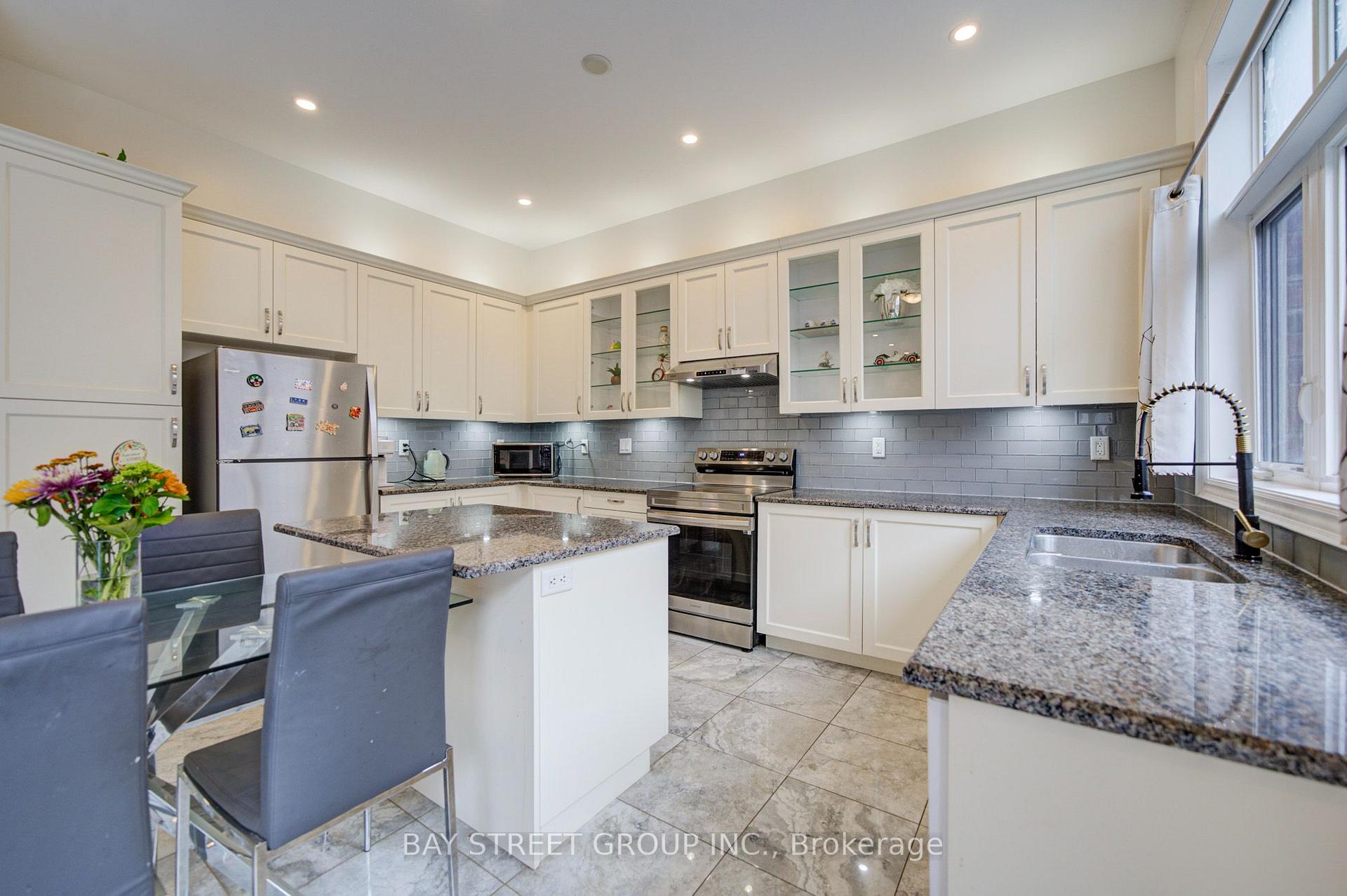 Photo 12 of 30 Ben Sinclair Avenue, East Gwillimbury, Queensville — HOMEH