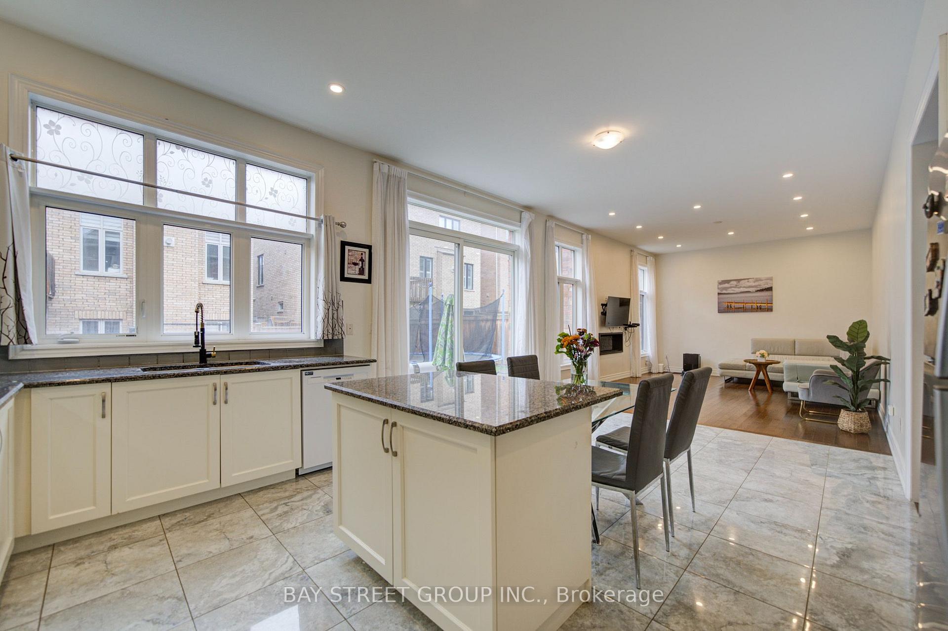 Photo 13 of 30 Ben Sinclair Avenue, East Gwillimbury, Queensville — HOMEH
