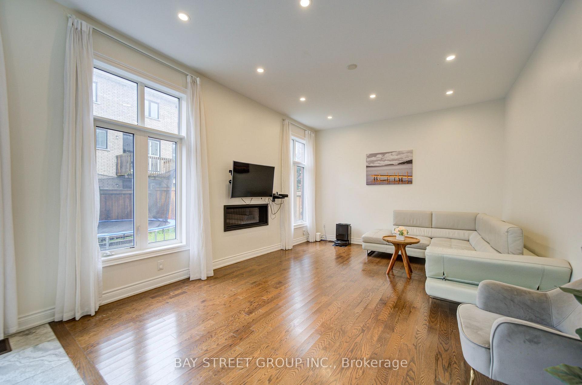 Photo 15 of 30 Ben Sinclair Avenue, East Gwillimbury, Queensville — HOMEH