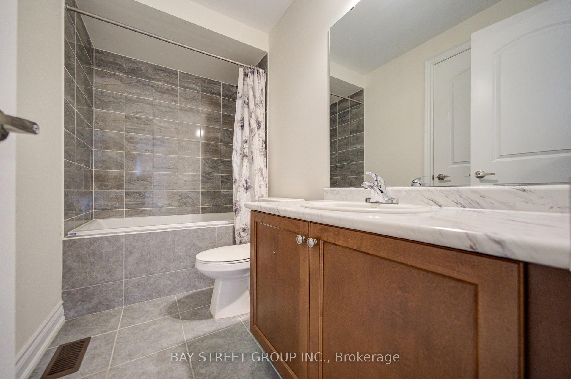 Photo 24 of 30 Ben Sinclair Avenue, East Gwillimbury, Queensville — HOMEH