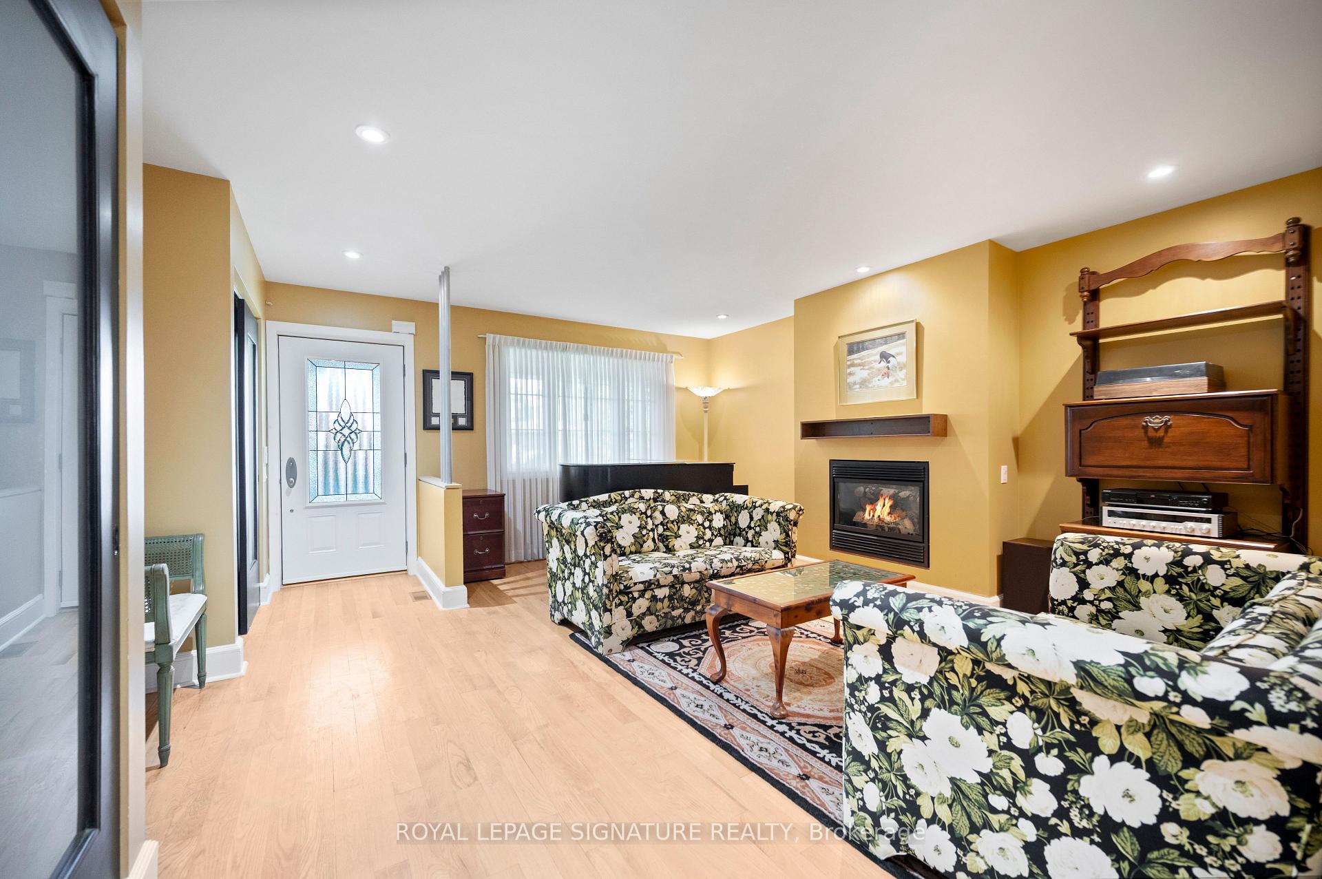 Photo 5 of 830 Ninth Street, Mississauga, Lakeview — HOMEH