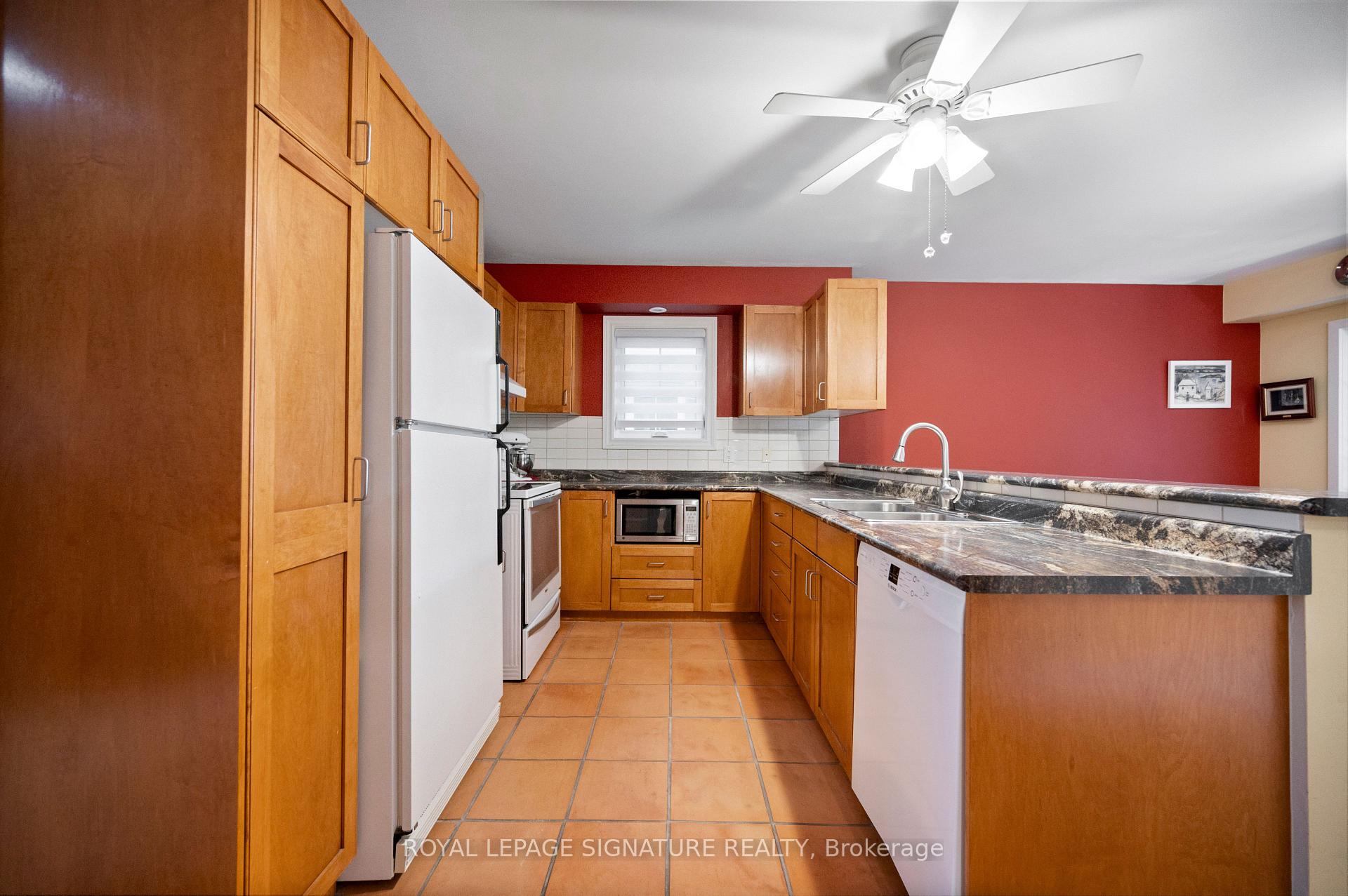 Photo 11 of 830 Ninth Street, Mississauga, Lakeview — HOMEH