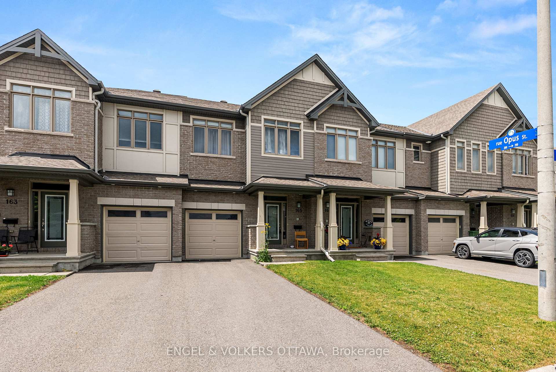 Photo 2 of 165 Overberg Way, Ottawa, Kanata - Emerald Meadows/Trailwest — HOMEH