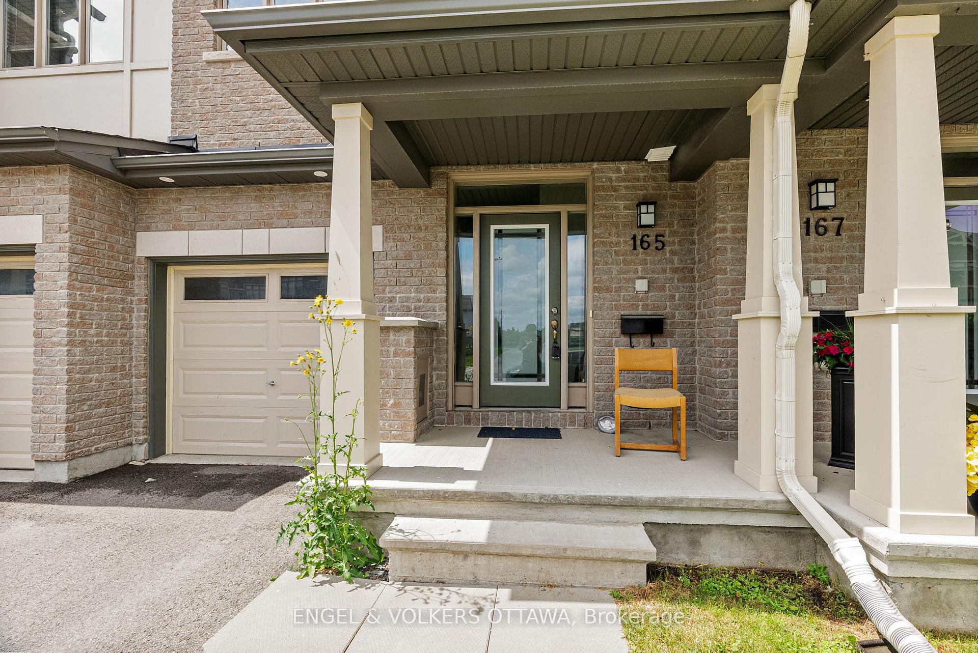 Photo 4 of 165 Overberg Way, Ottawa, Kanata - Emerald Meadows/Trailwest — HOMEH
