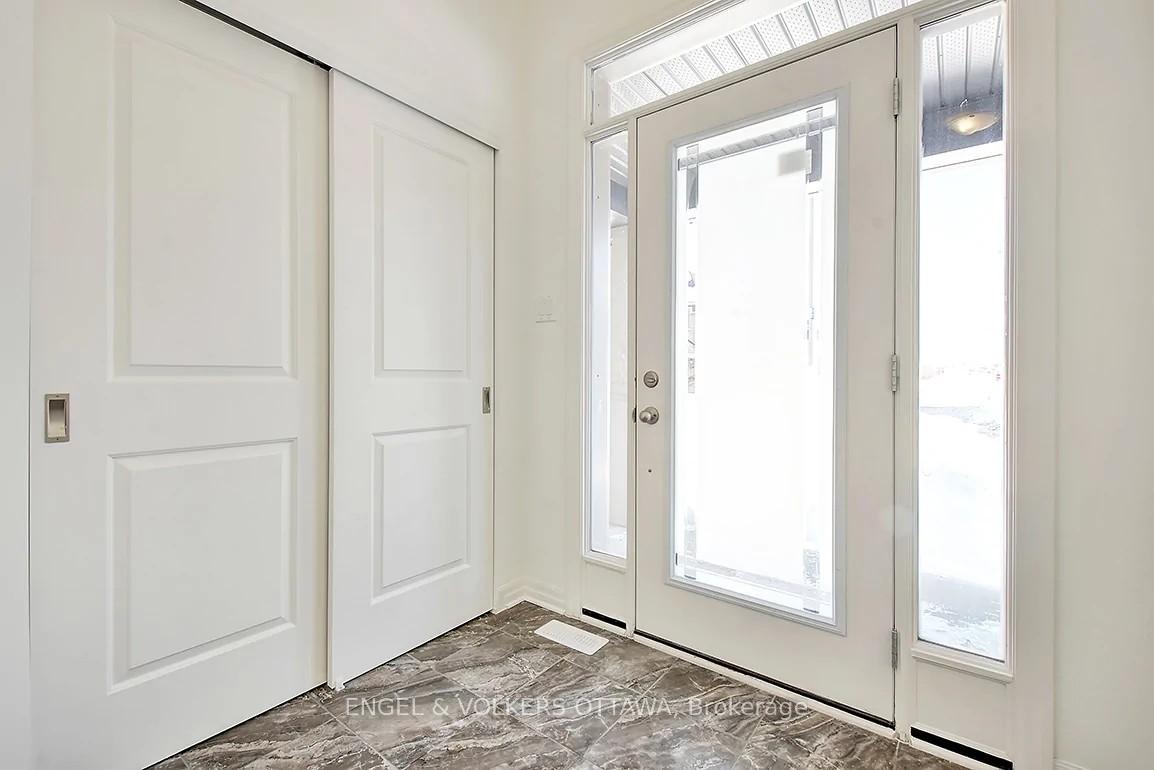 Photo 6 of 165 Overberg Way, Ottawa, Kanata - Emerald Meadows/Trailwest — HOMEH