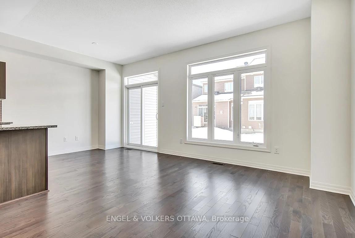 Photo 7 of 165 Overberg Way, Ottawa, Kanata - Emerald Meadows/Trailwest — HOMEH