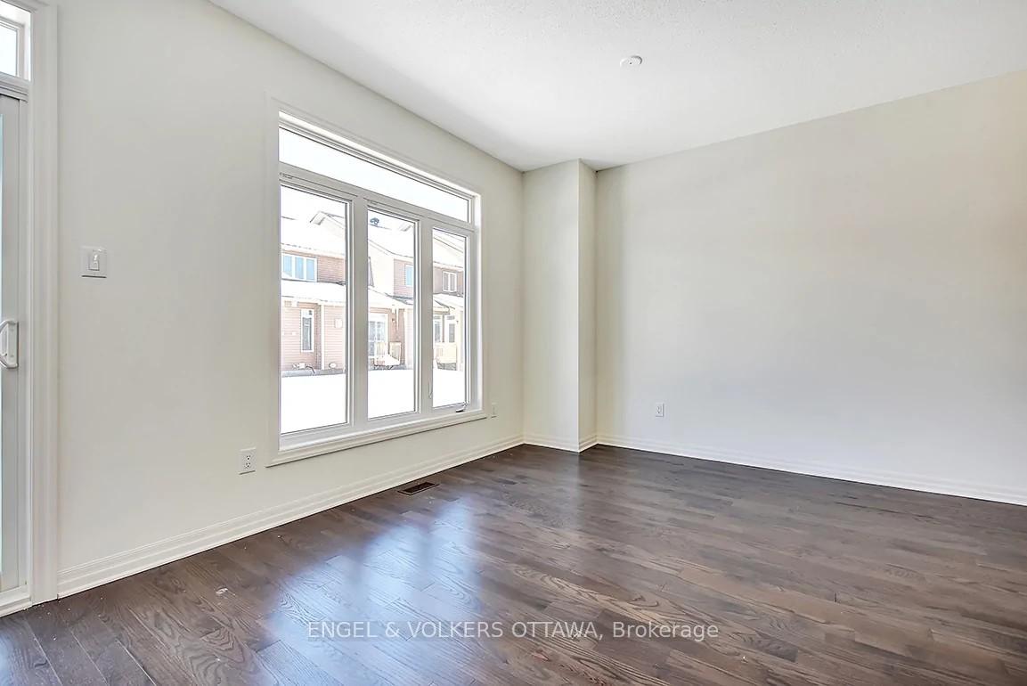 Photo 9 of 165 Overberg Way, Ottawa, Kanata - Emerald Meadows/Trailwest — HOMEH