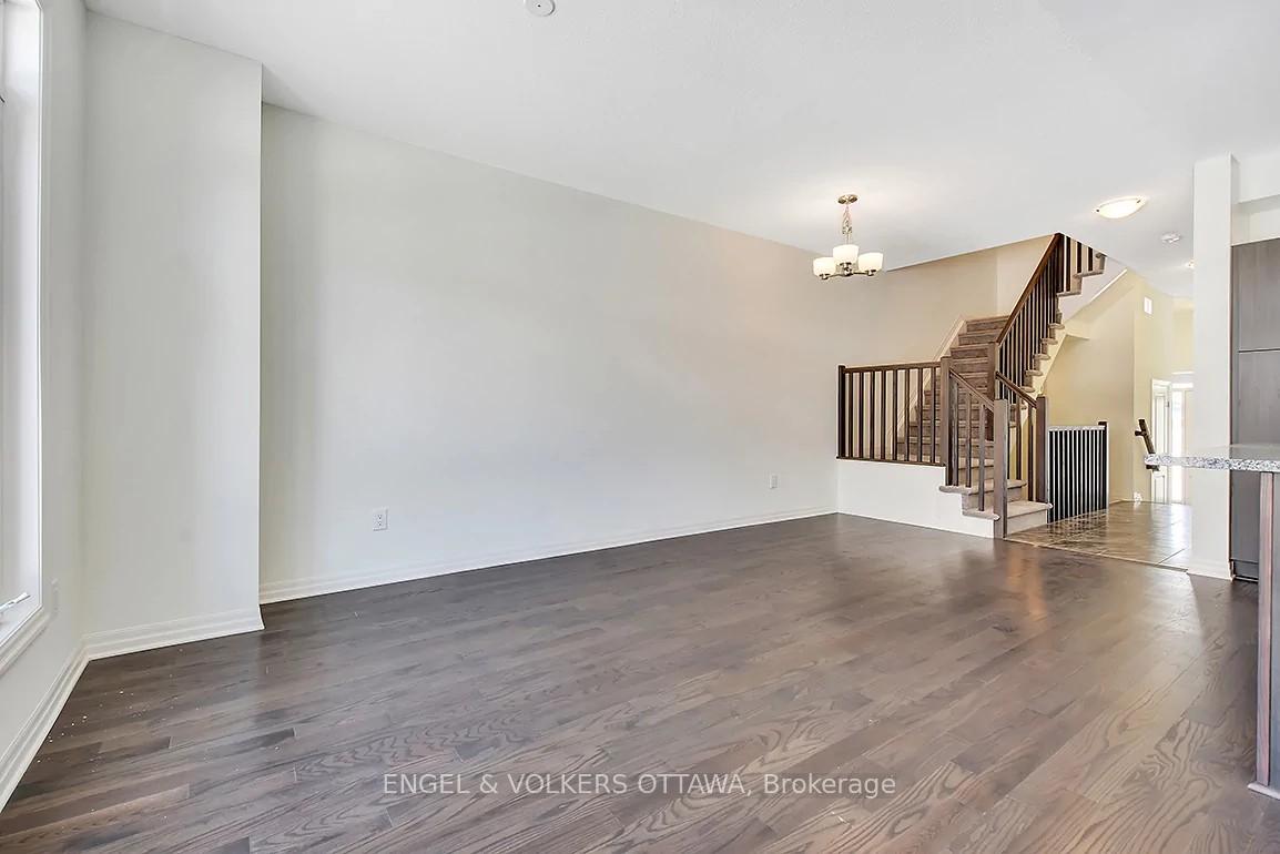 Photo 10 of 165 Overberg Way, Ottawa, Kanata - Emerald Meadows/Trailwest — HOMEH