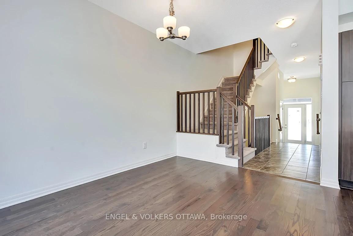 Photo 11 of 165 Overberg Way, Ottawa, Kanata - Emerald Meadows/Trailwest — HOMEH
