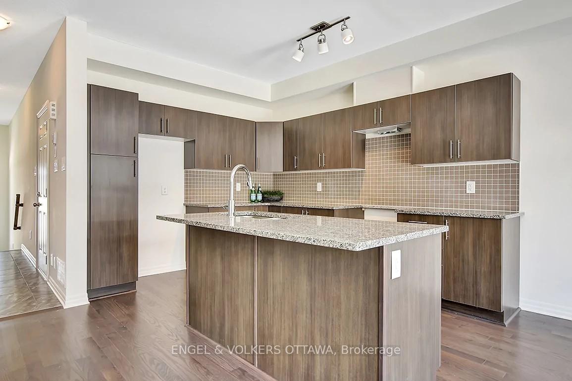 Photo 15 of 165 Overberg Way, Ottawa, Kanata - Emerald Meadows/Trailwest — HOMEH