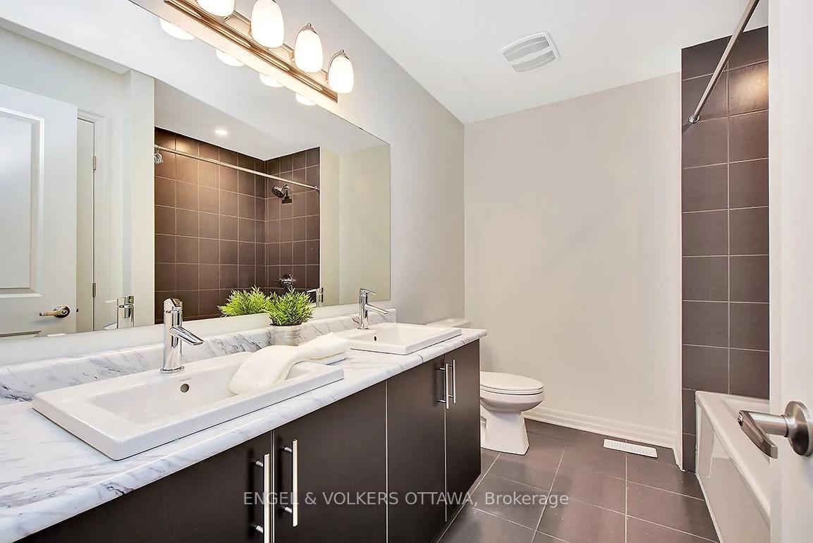 Photo 27 of 165 Overberg Way, Ottawa, Kanata - Emerald Meadows/Trailwest — HOMEH