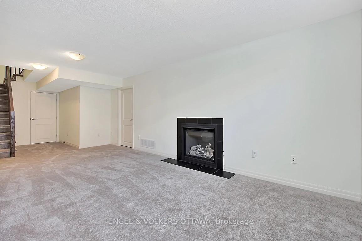 Photo 29 of 165 Overberg Way, Ottawa, Kanata - Emerald Meadows/Trailwest — HOMEH