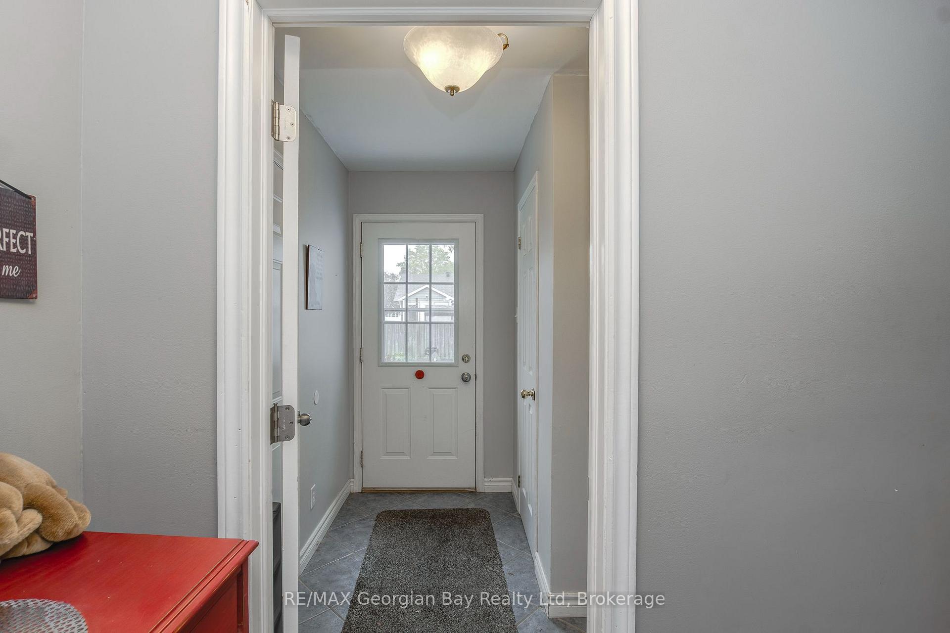 Photo 2 of 19 Bridle Road, Penetanguishene — HOMEH
