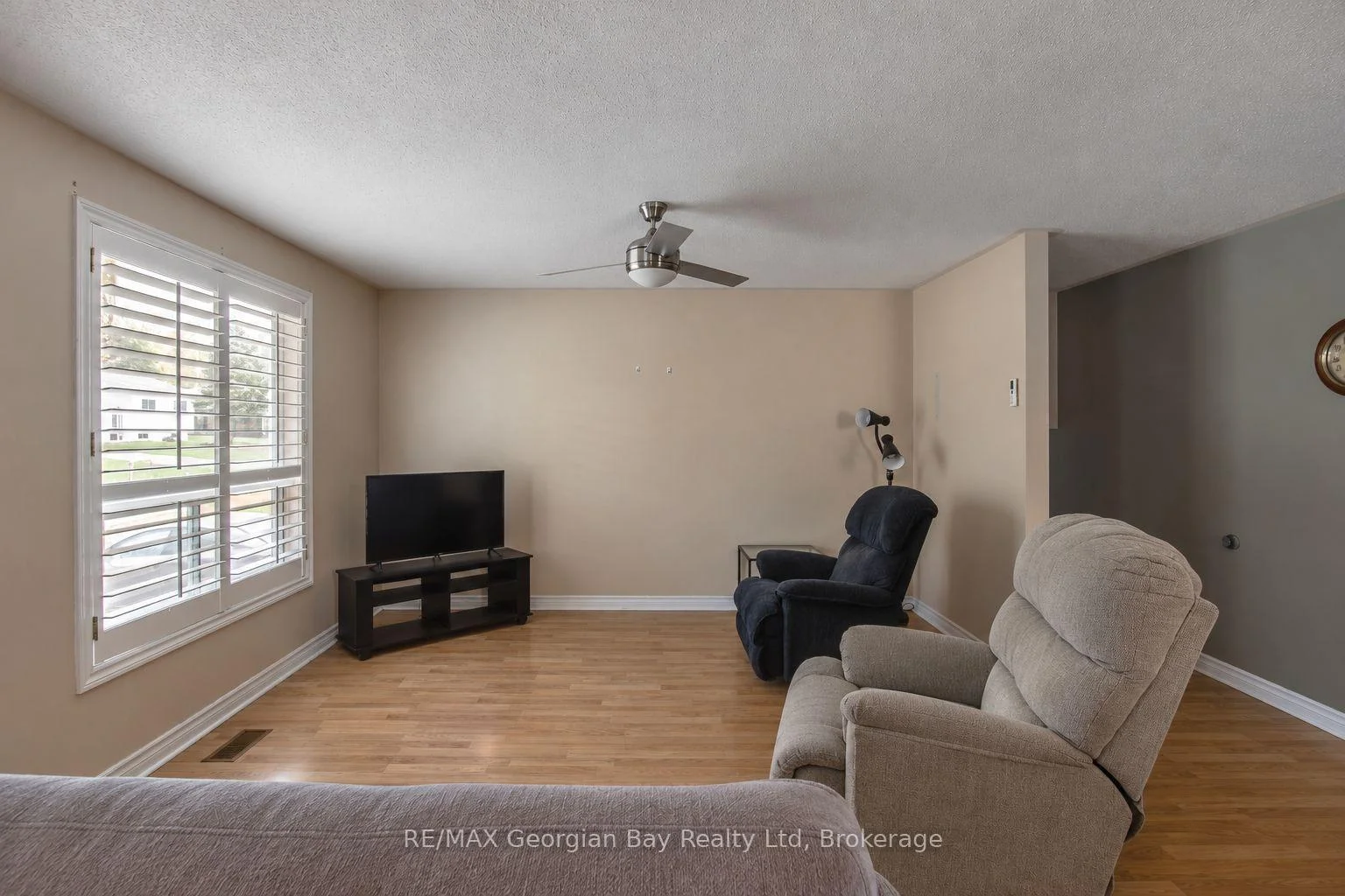 Photo 5 of 19 Bridle Road, Penetanguishene — HOMEH