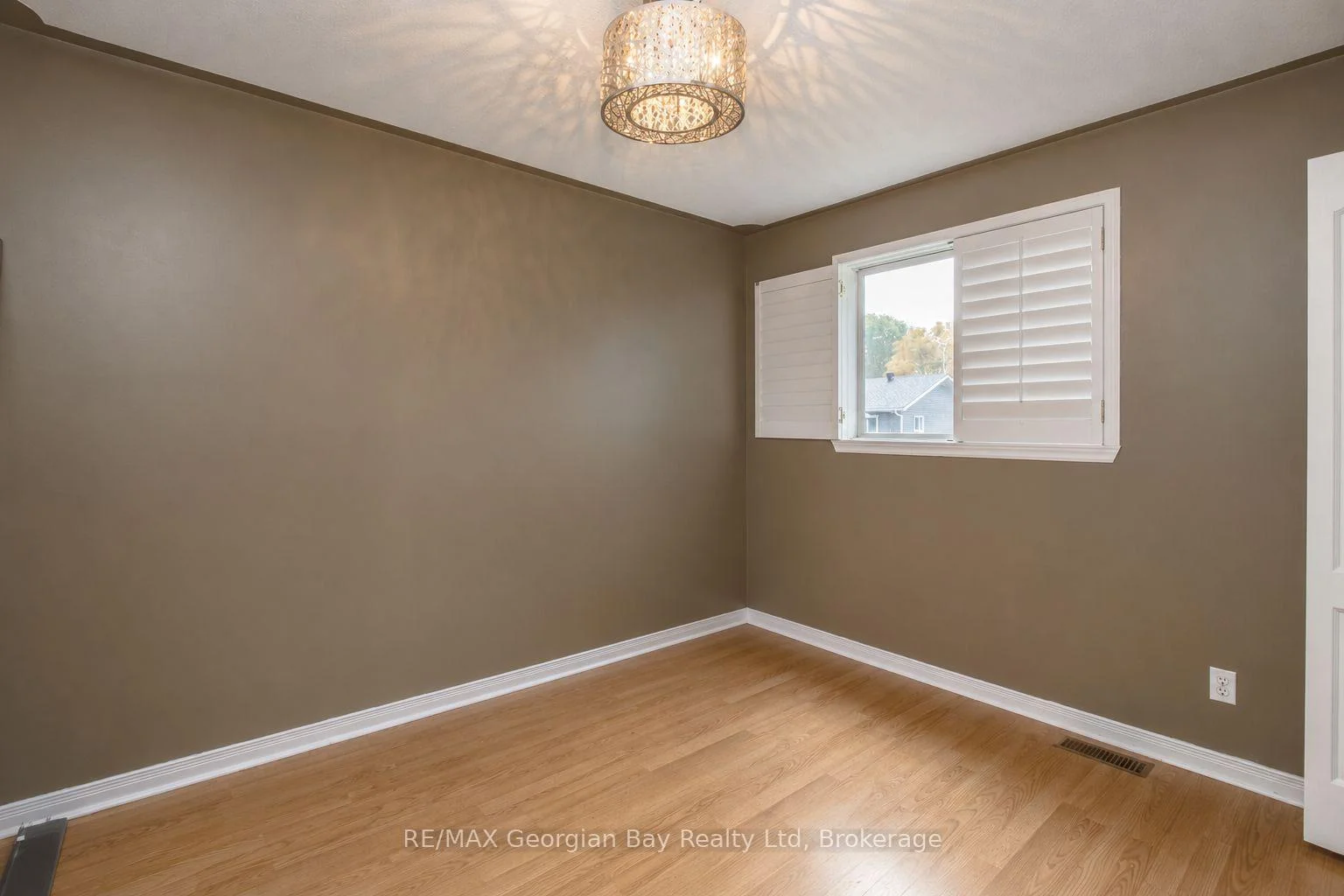 Photo 7 of 19 Bridle Road, Penetanguishene — HOMEH