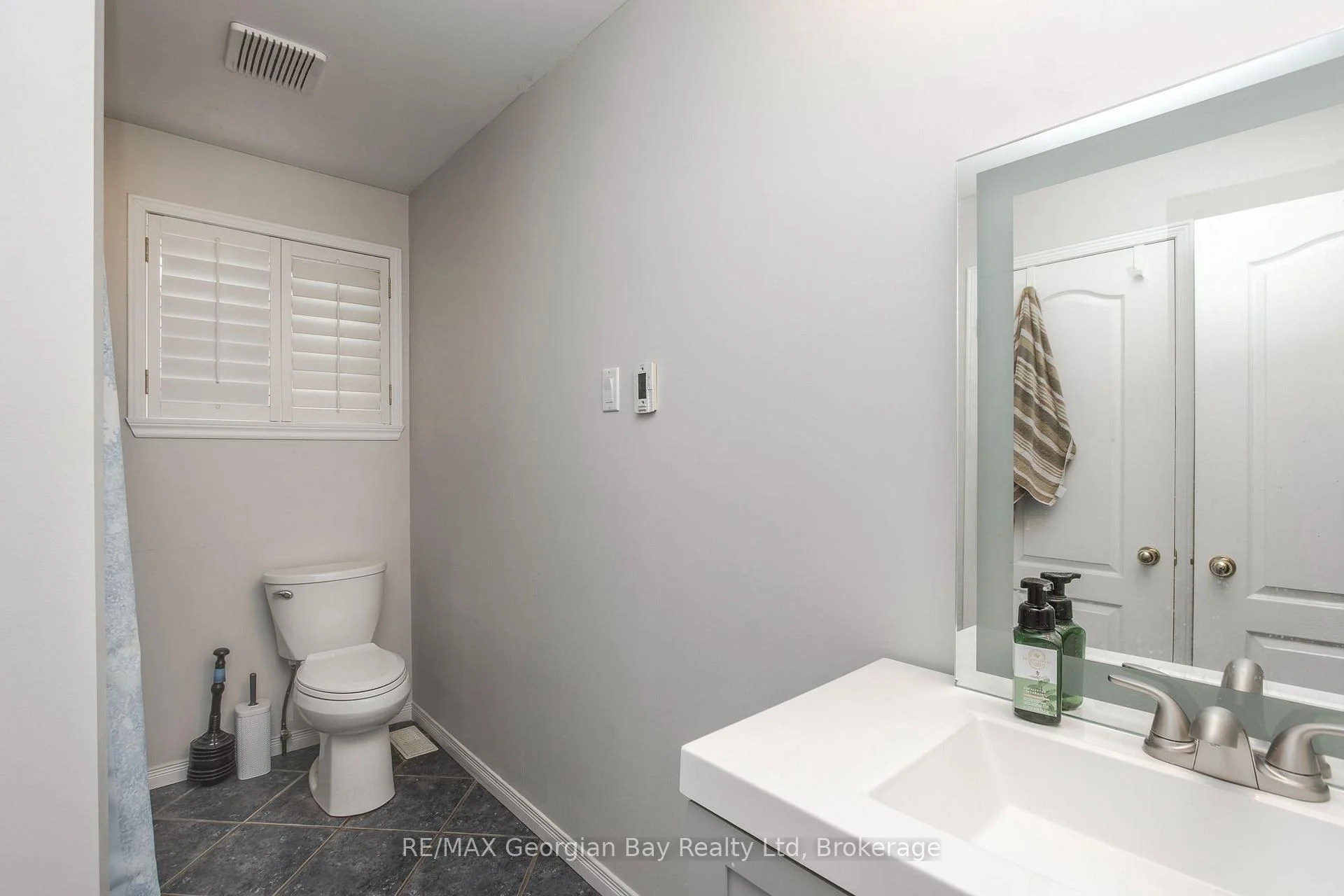 Photo 8 of 19 Bridle Road, Penetanguishene — HOMEH