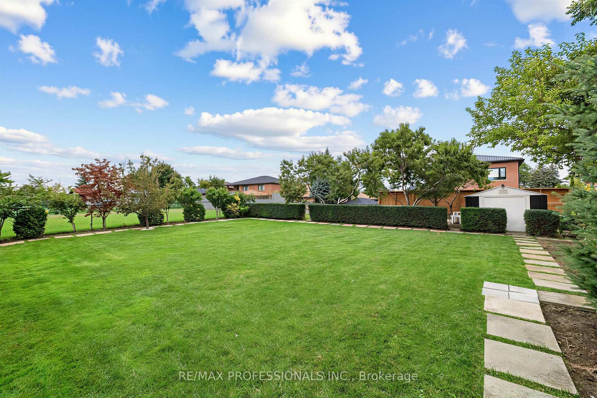 Photo 5 of 182 Gracefield Avenue, North York, Rustic — HOMEH