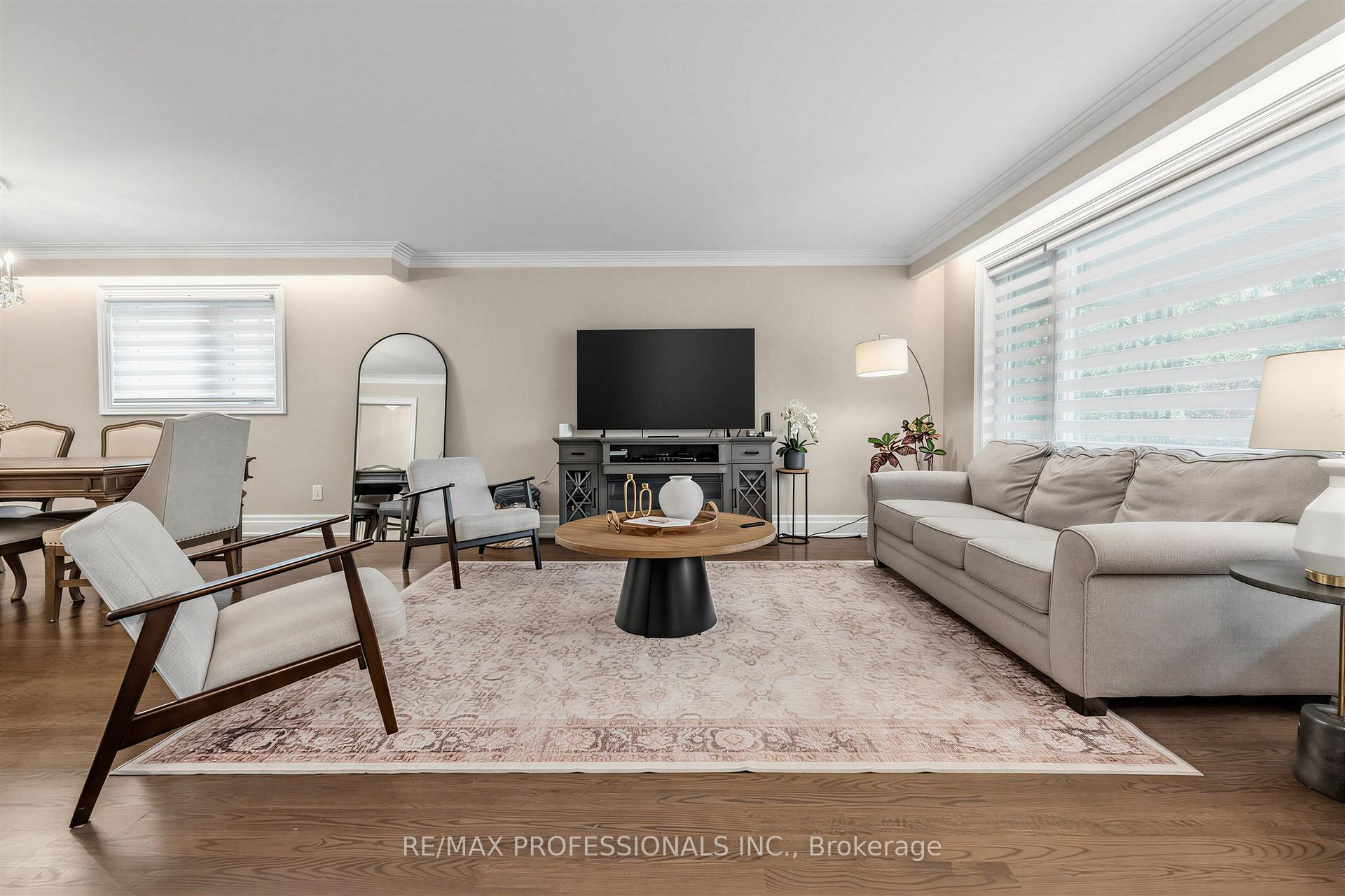 Photo 12 of 182 Gracefield Avenue, North York, Rustic — HOMEH