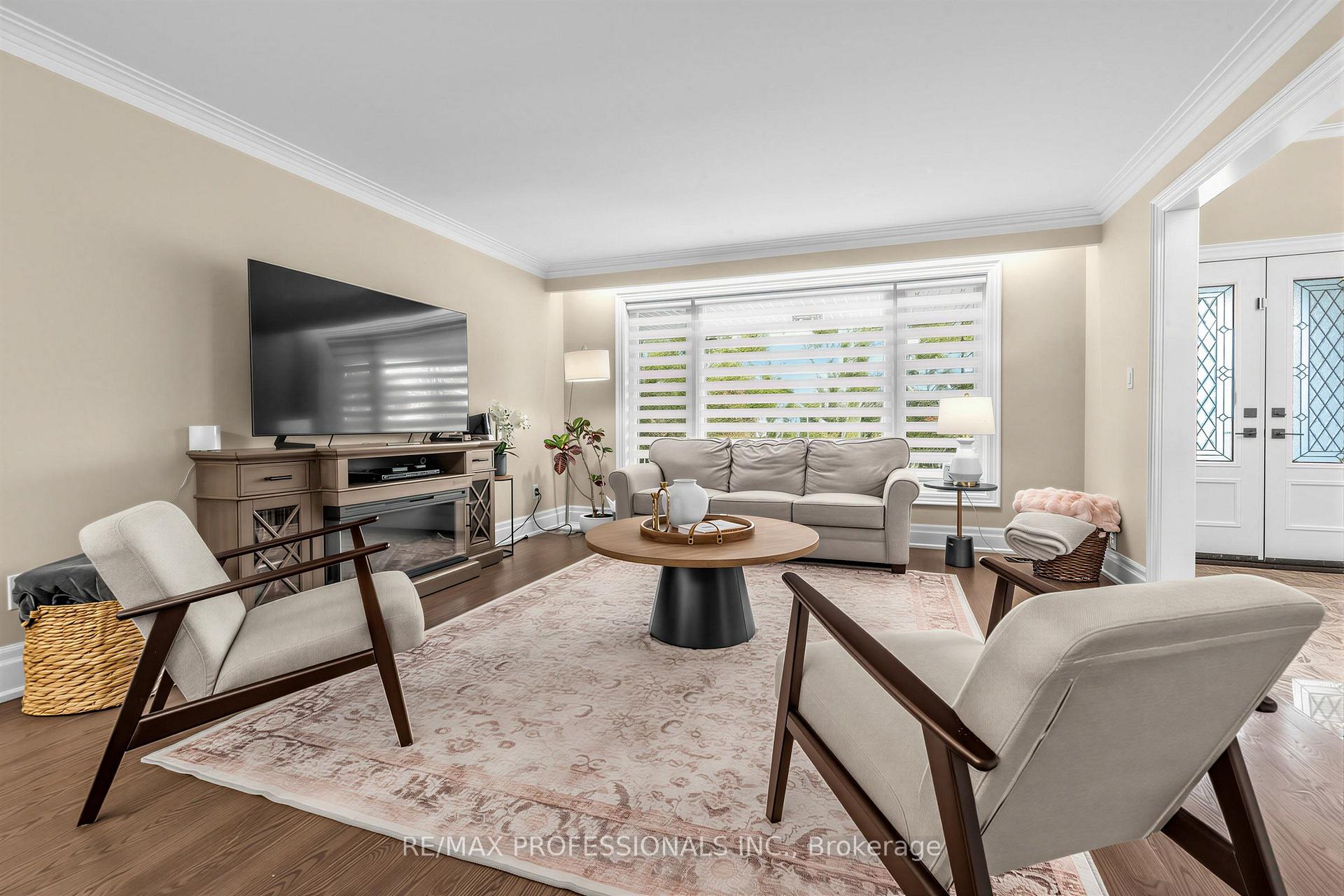 Photo 13 of 182 Gracefield Avenue, North York, Rustic — HOMEH