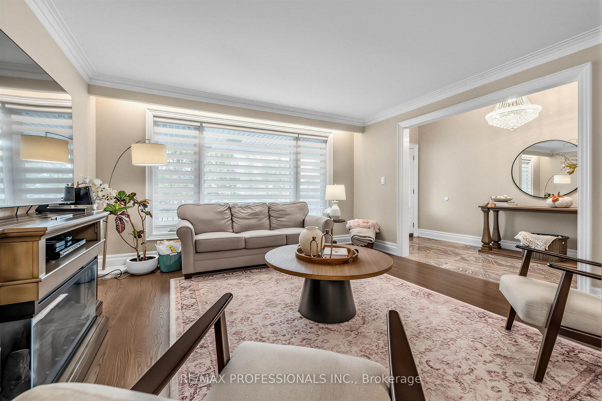 Photo 14 of 182 Gracefield Avenue, North York, Rustic — HOMEH