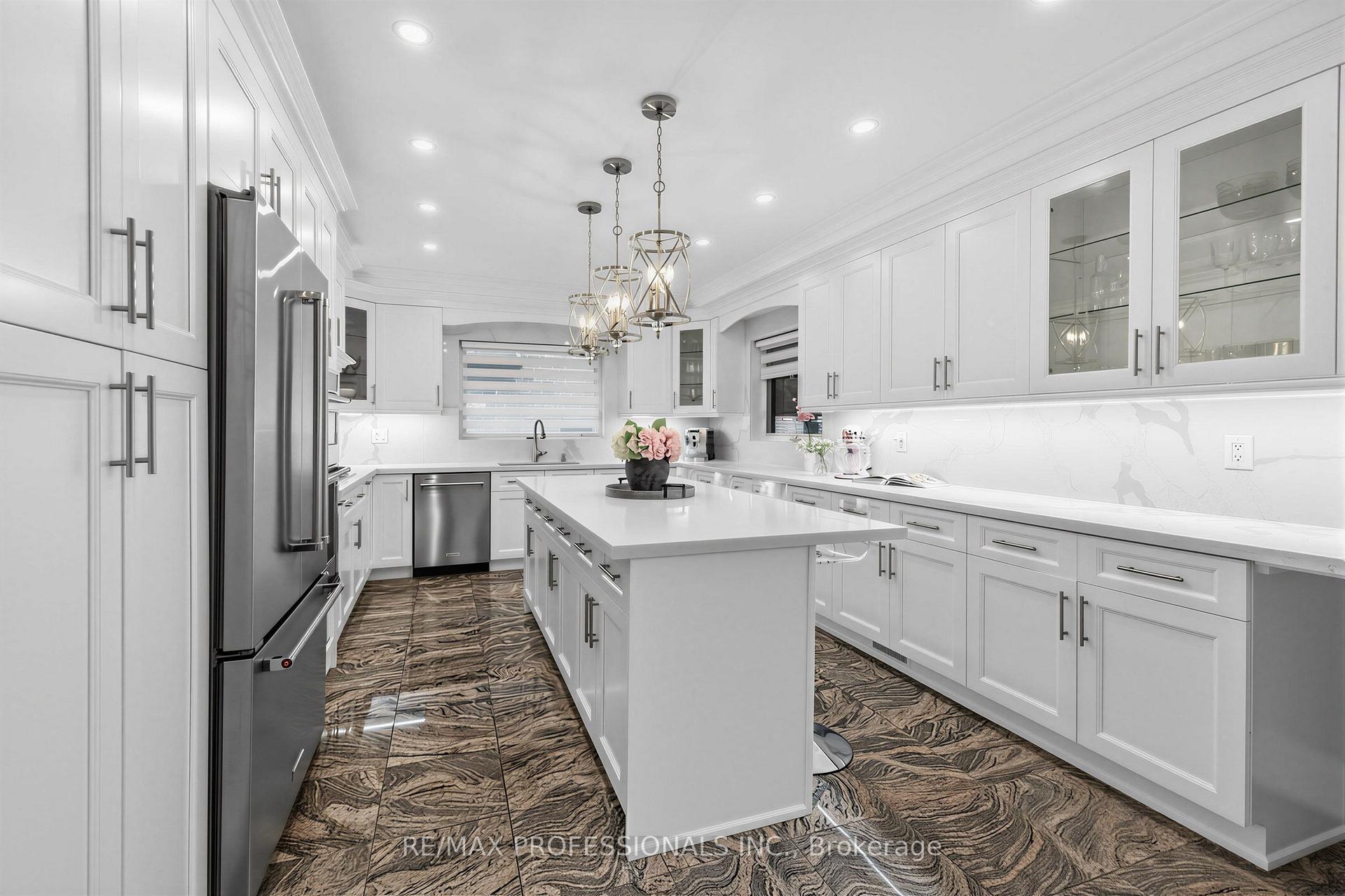 Photo 17 of 182 Gracefield Avenue, North York, Rustic — HOMEH