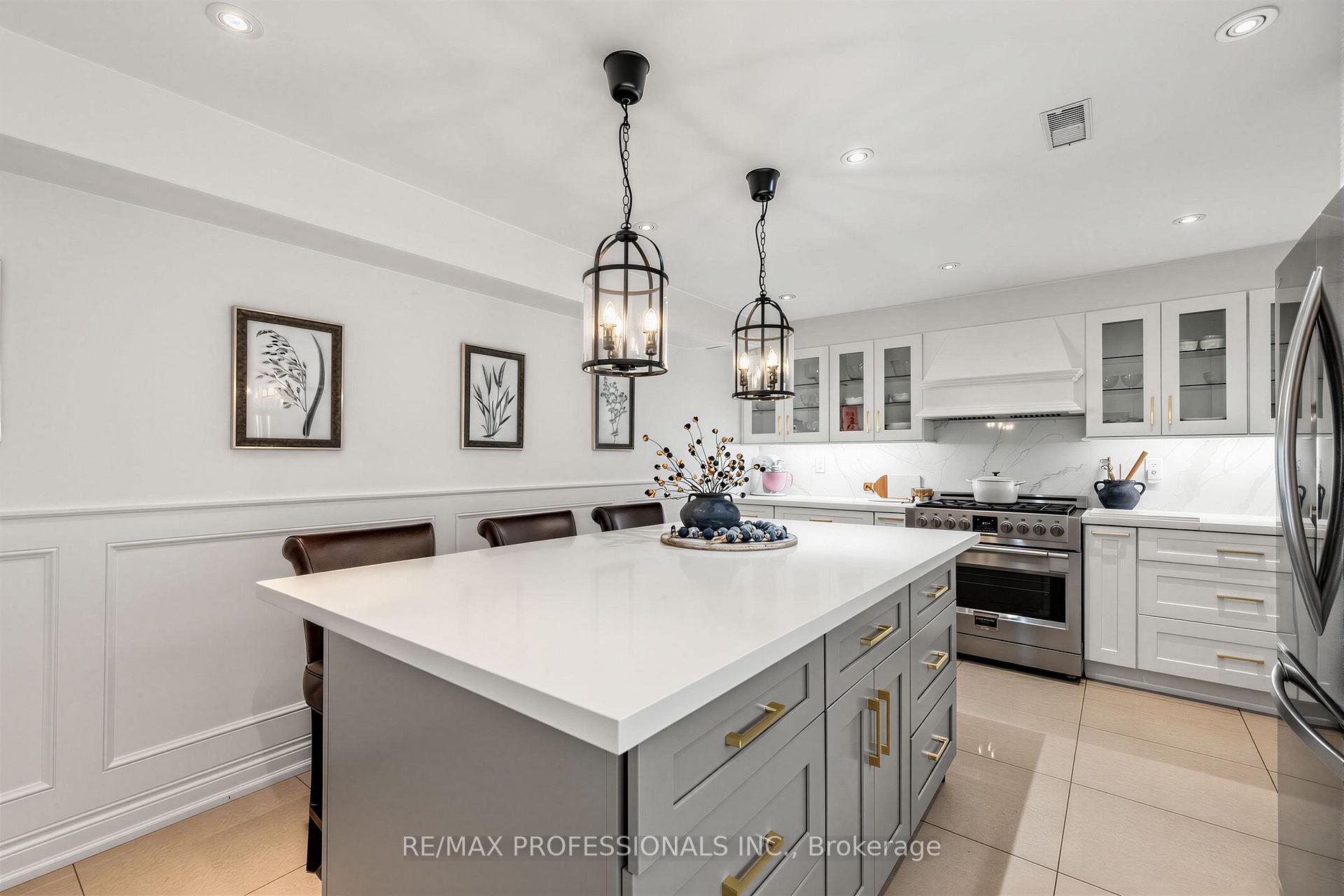 Photo 39 of 182 Gracefield Avenue, North York, Rustic — HOMEH