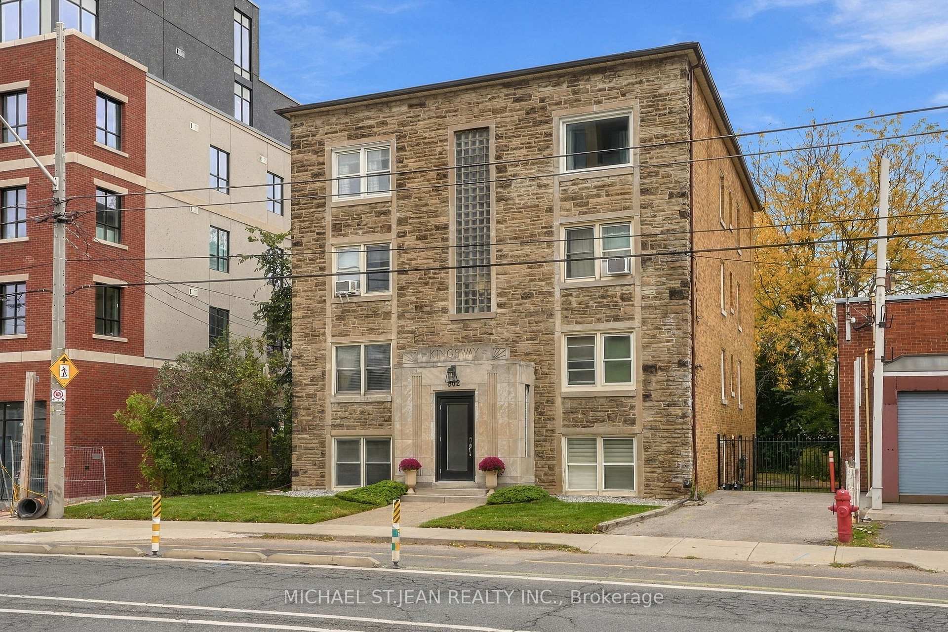 Photo 5 of Unit 2, 802 King Street W, Hamilton, Westdale — HOMEH