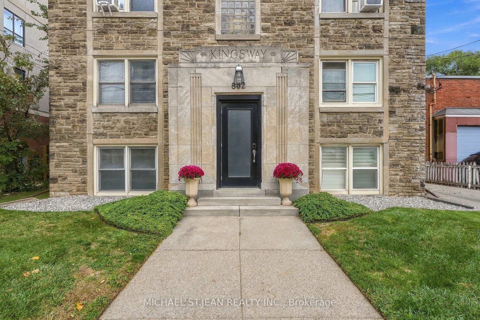 Photo 7 of Unit 2, 802 King Street W, Hamilton, Westdale — HOMEH