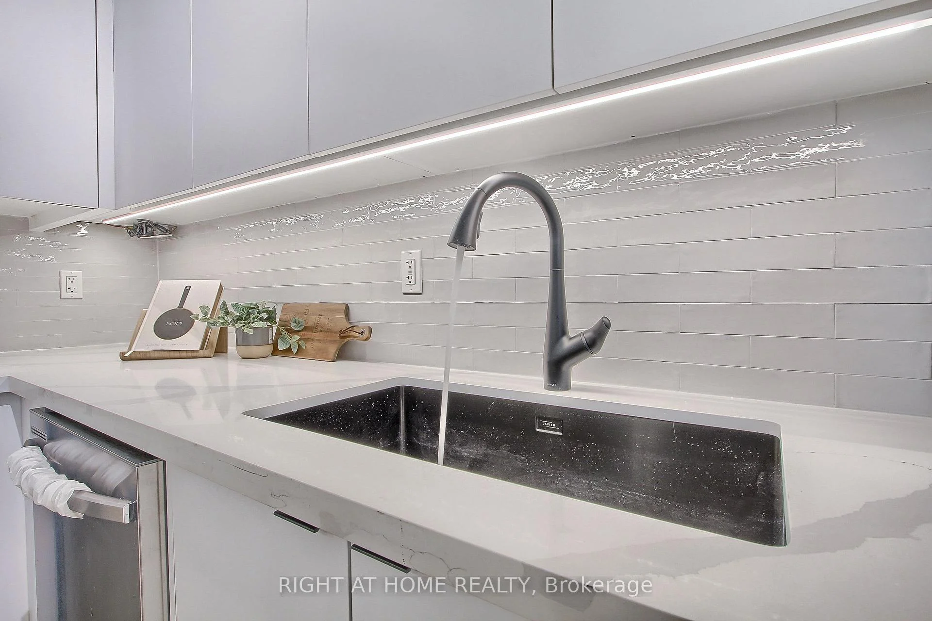 Photo 14 of Unit Unit 2, 1201 Dovercourt Road, Toronto, Wychwood — HOMEH