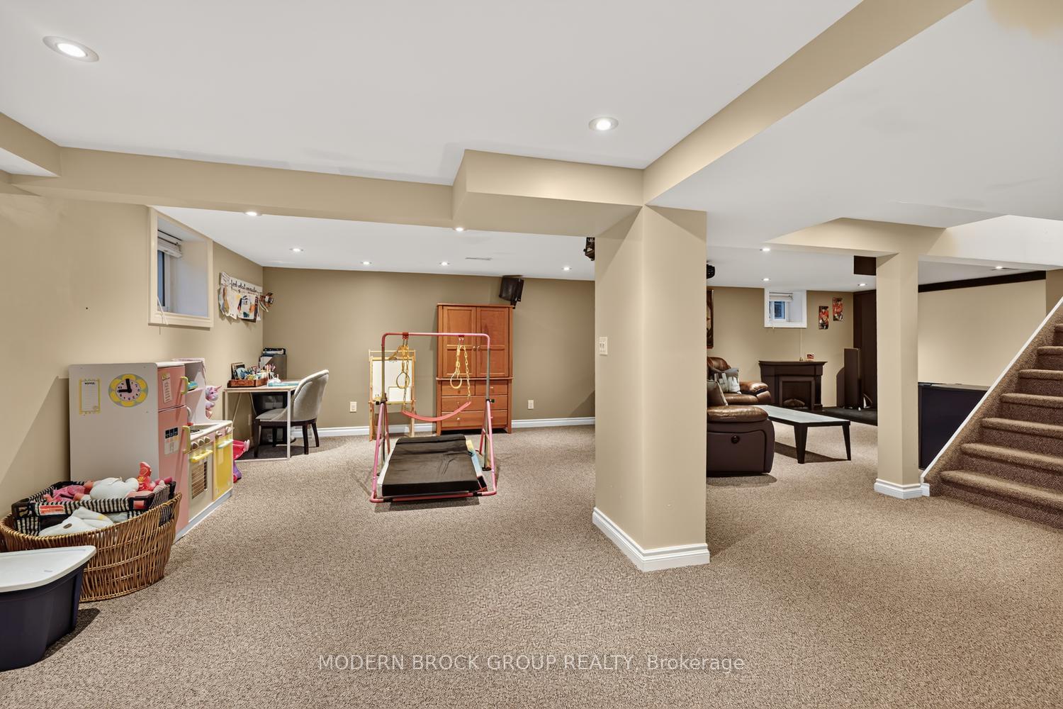 Photo 41 of 23 Cambridge Crescent, Brockville, Brockville — HOMEH