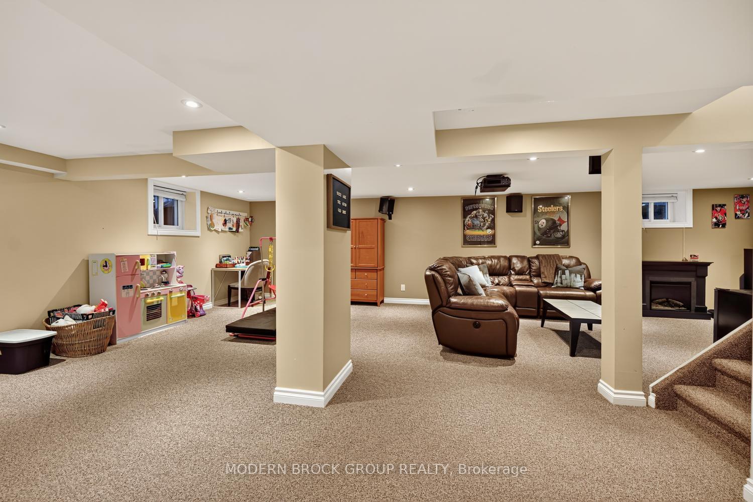 Photo 43 of 23 Cambridge Crescent, Brockville, Brockville — HOMEH
