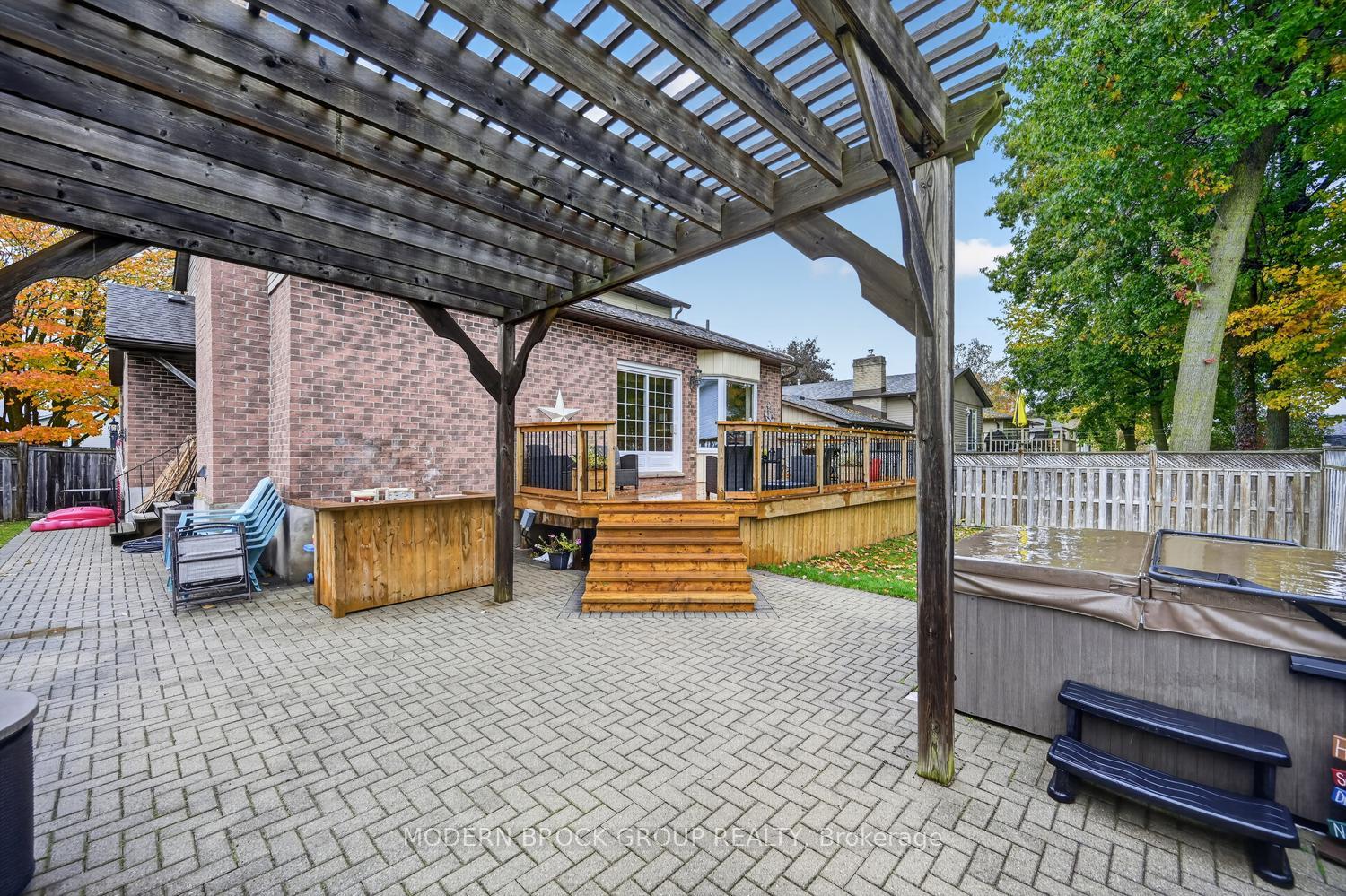 Photo 45 of 23 Cambridge Crescent, Brockville, Brockville — HOMEH
