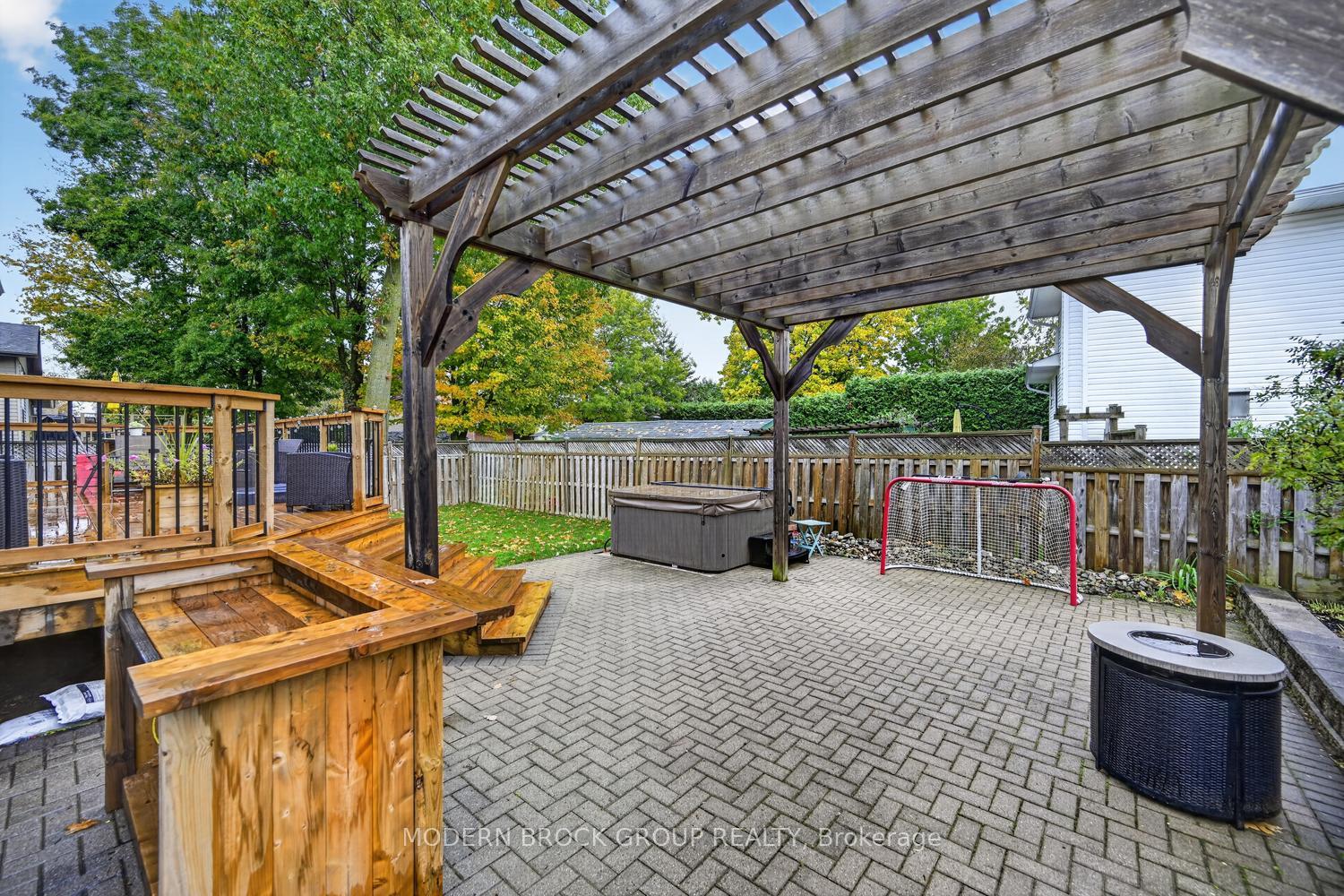 Photo 46 of 23 Cambridge Crescent, Brockville, Brockville — HOMEH