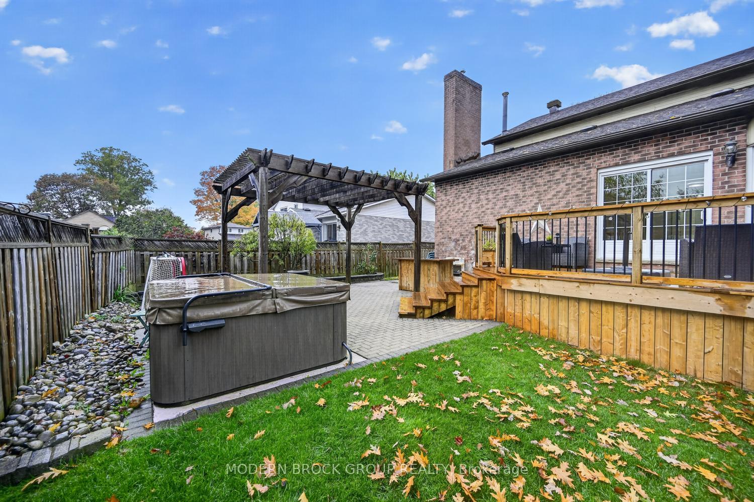 Photo 48 of 23 Cambridge Crescent, Brockville, Brockville — HOMEH