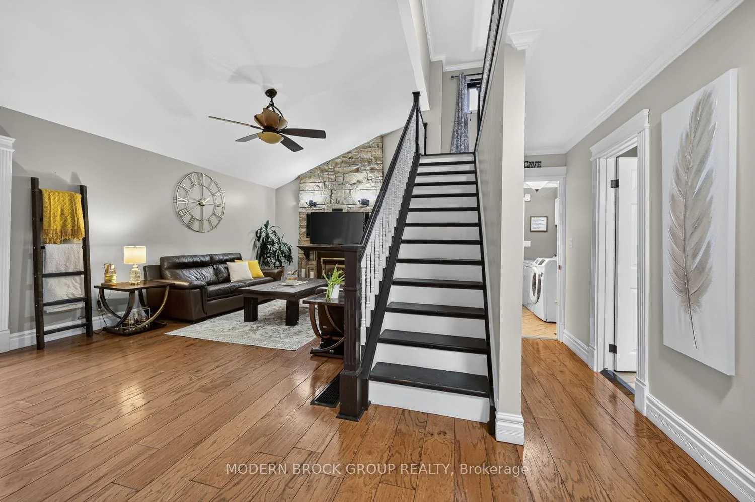 Photo 10 of 23 Cambridge Crescent, Brockville, Brockville — HOMEH