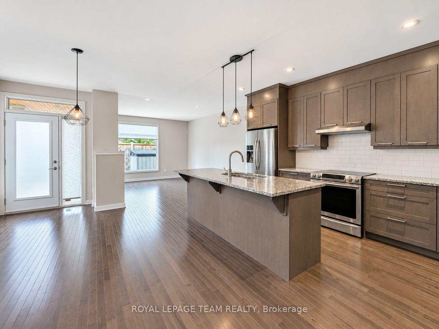 Photo 2 of 114 Larimar Circle, Ottawa, Riverside South — HOMEH