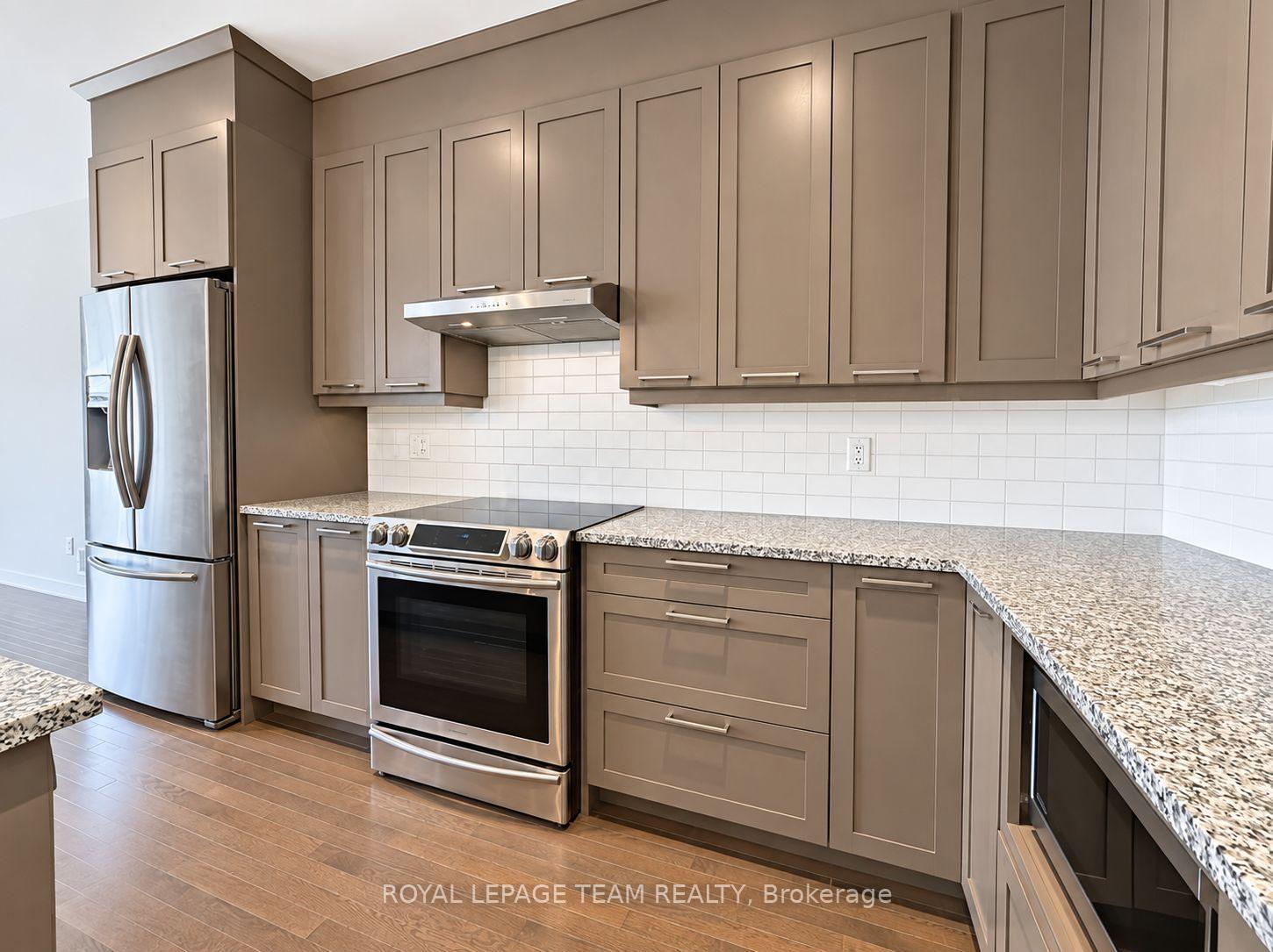 Photo 3 of 114 Larimar Circle, Ottawa, Riverside South — HOMEH