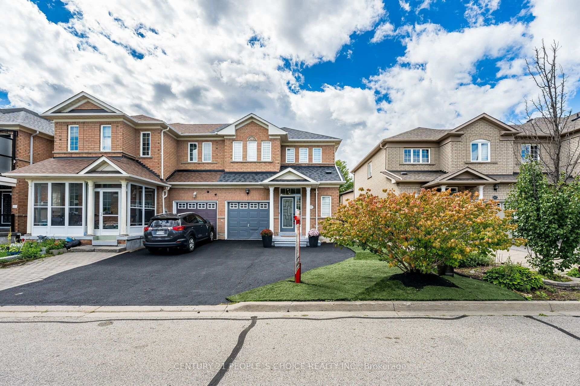 Photo 1 of 211 Wildberry Crescent, Vaughan, Vellore Village — HOMEH