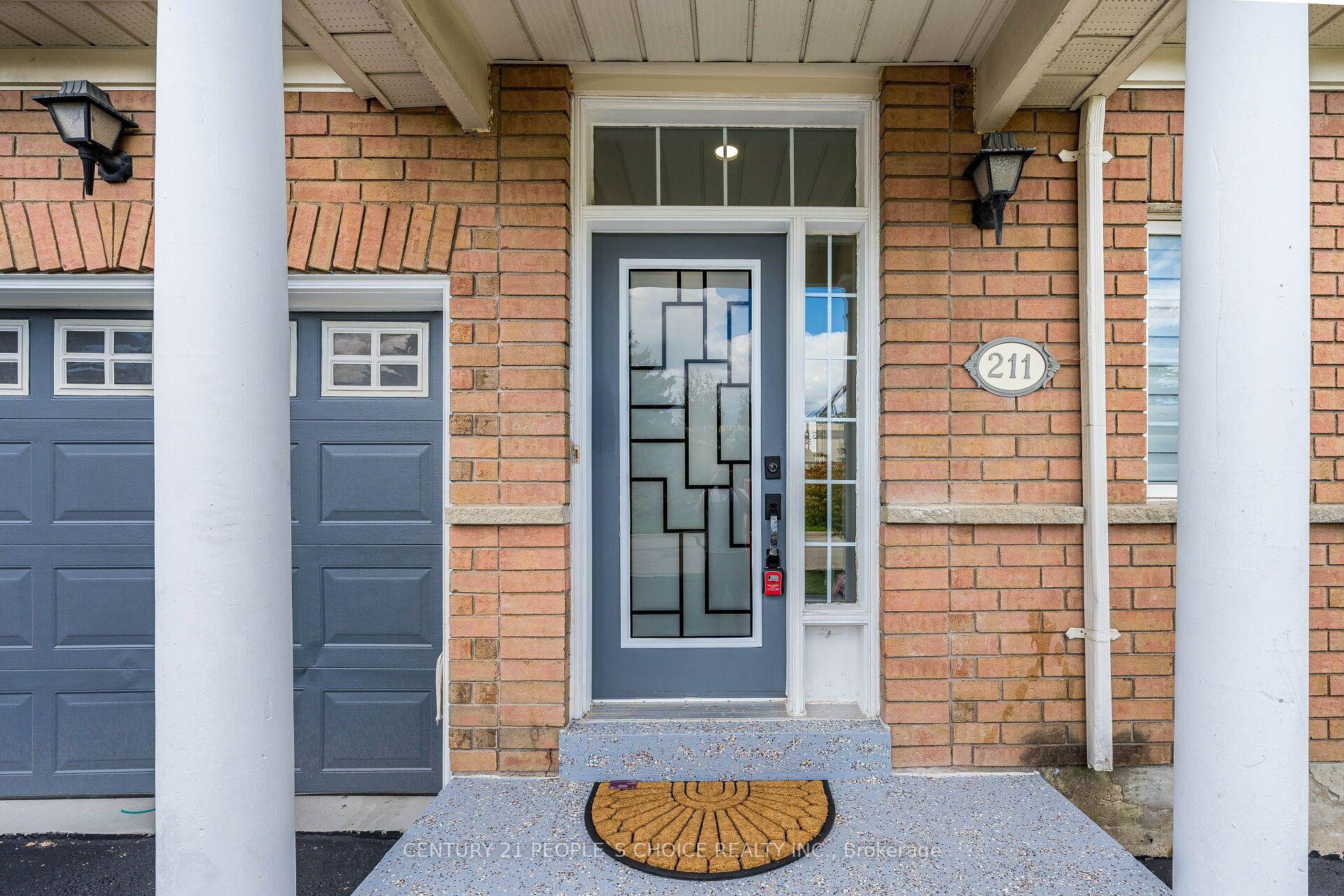 Photo 4 of 211 Wildberry Crescent, Vaughan, Vellore Village — HOMEH