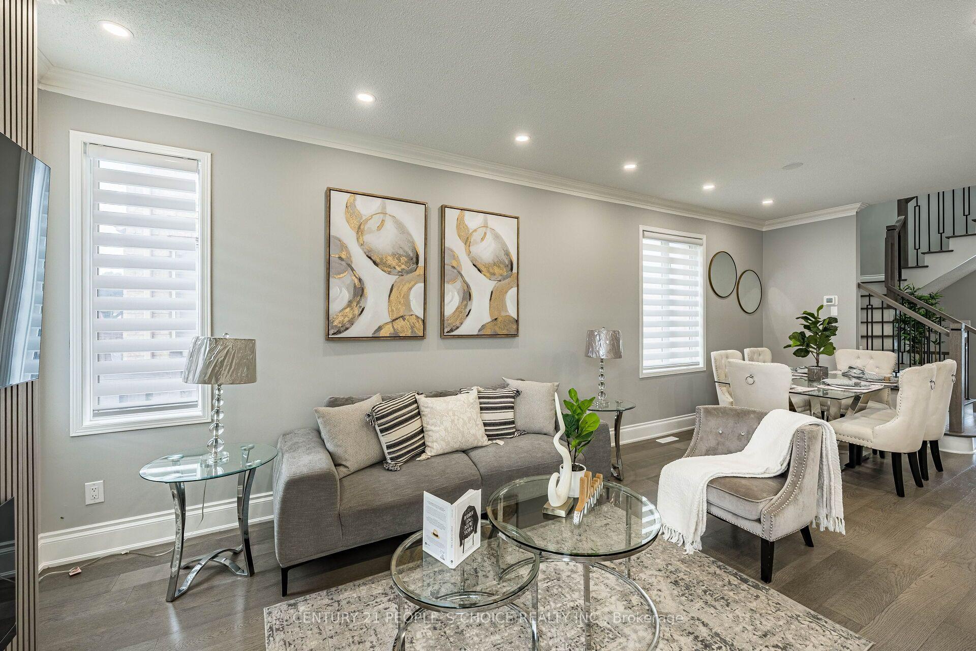 Photo 10 of 211 Wildberry Crescent, Vaughan, Vellore Village — HOMEH