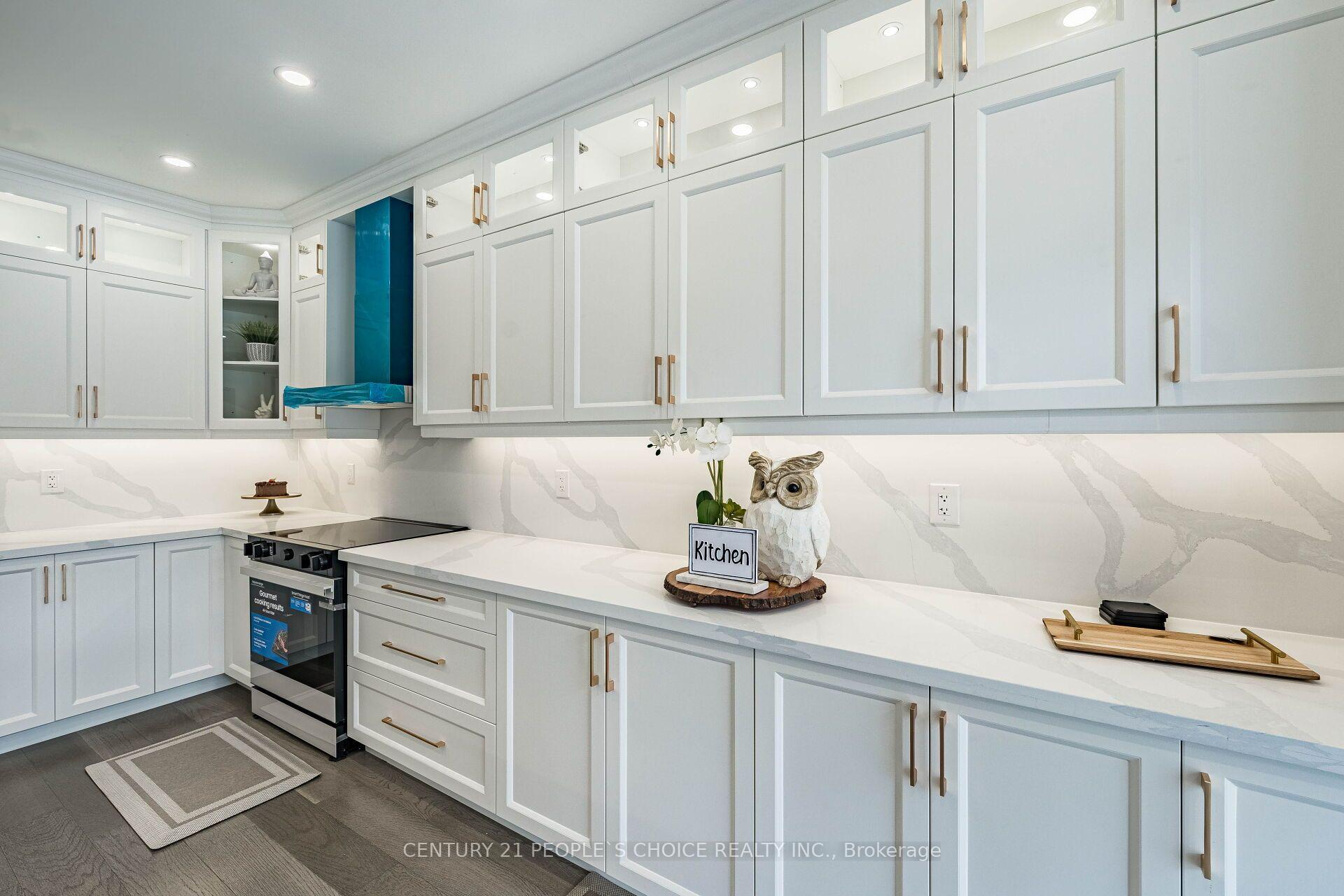 Photo 15 of 211 Wildberry Crescent, Vaughan, Vellore Village — HOMEH