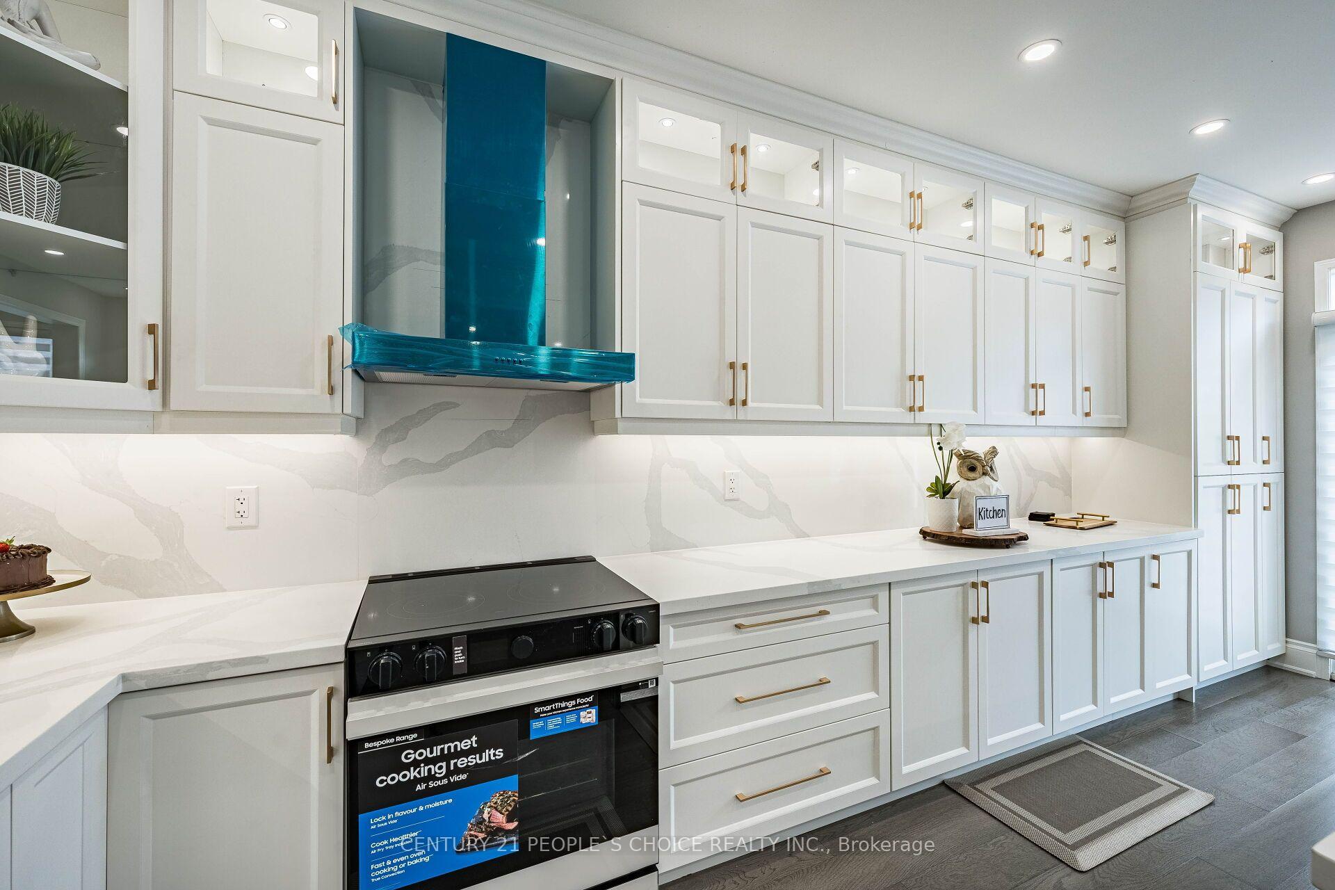 Photo 17 of 211 Wildberry Crescent, Vaughan, Vellore Village — HOMEH