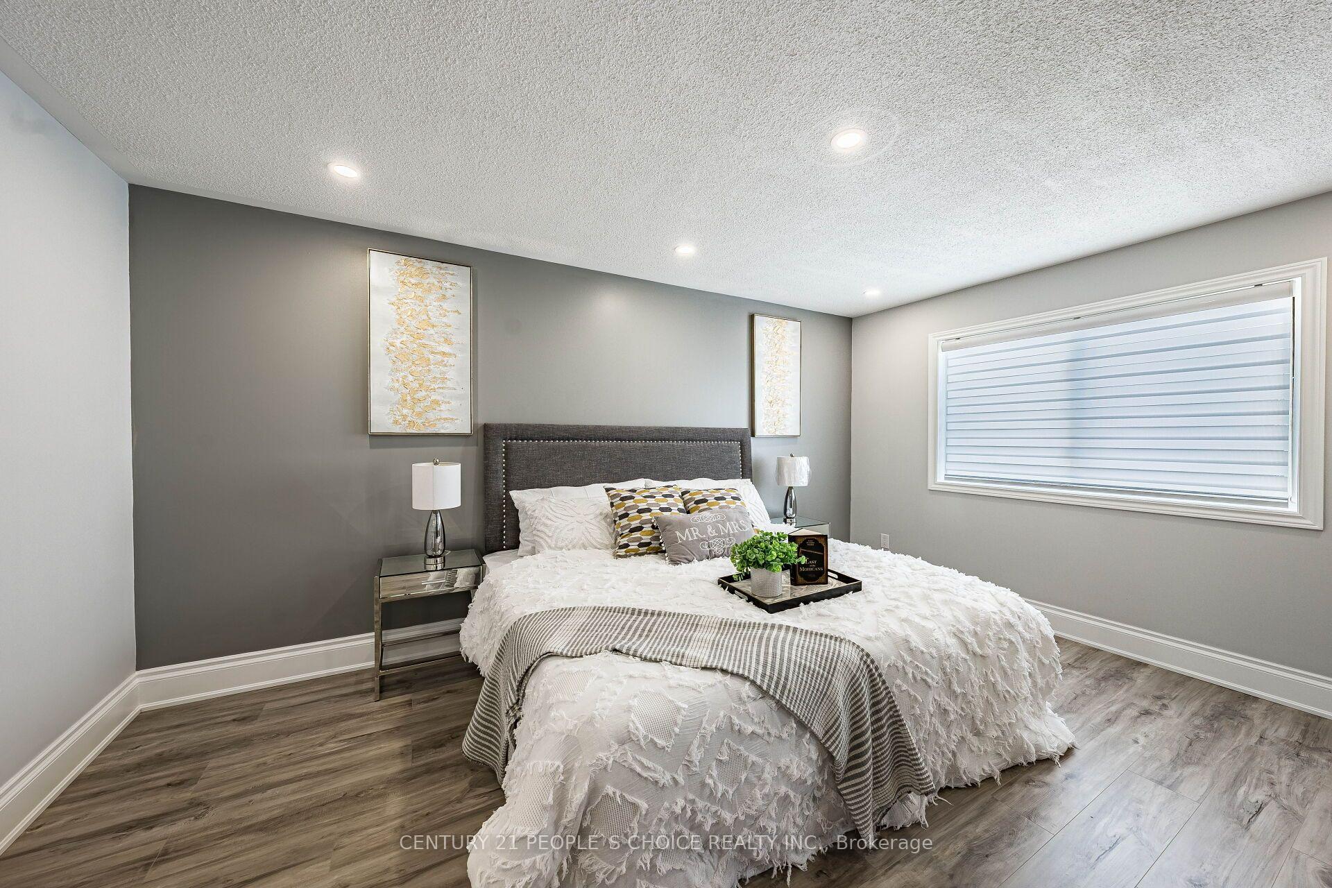 Photo 24 of 211 Wildberry Crescent, Vaughan, Vellore Village — HOMEH