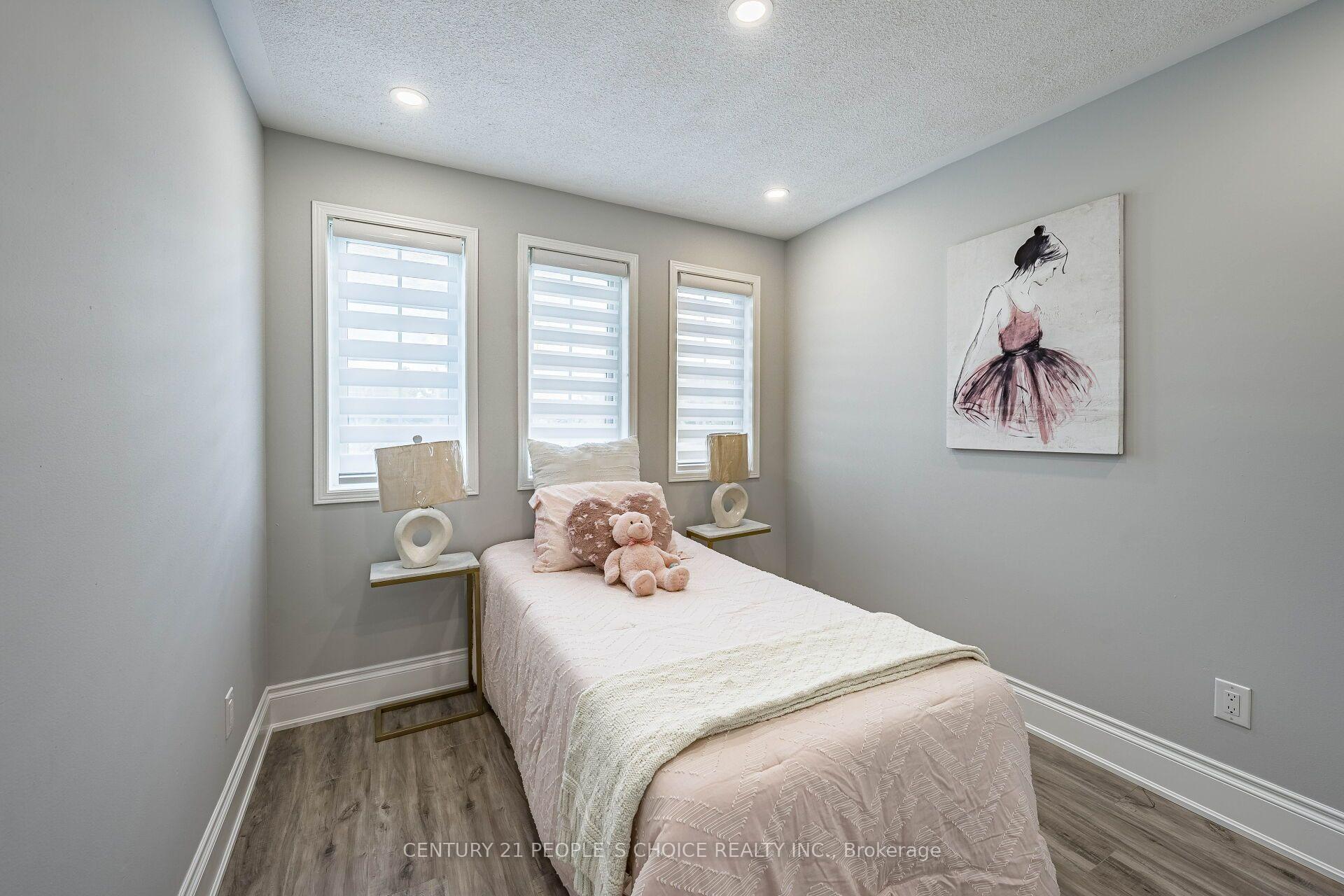 Photo 28 of 211 Wildberry Crescent, Vaughan, Vellore Village — HOMEH