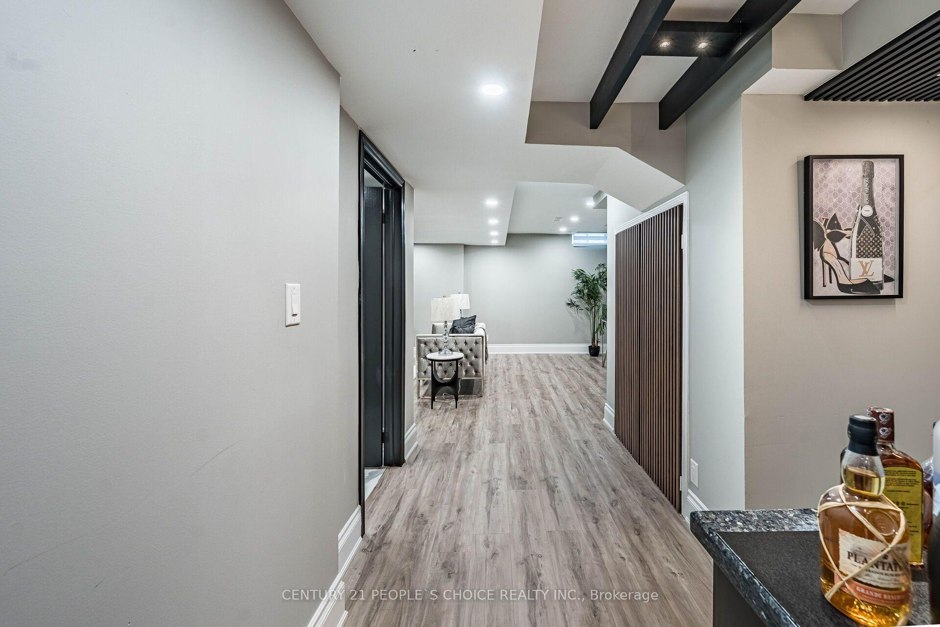 Photo 30 of 211 Wildberry Crescent, Vaughan, Vellore Village — HOMEH