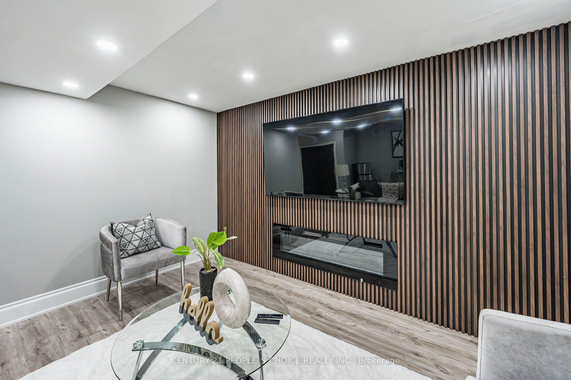 Photo 33 of 211 Wildberry Crescent, Vaughan, Vellore Village — HOMEH
