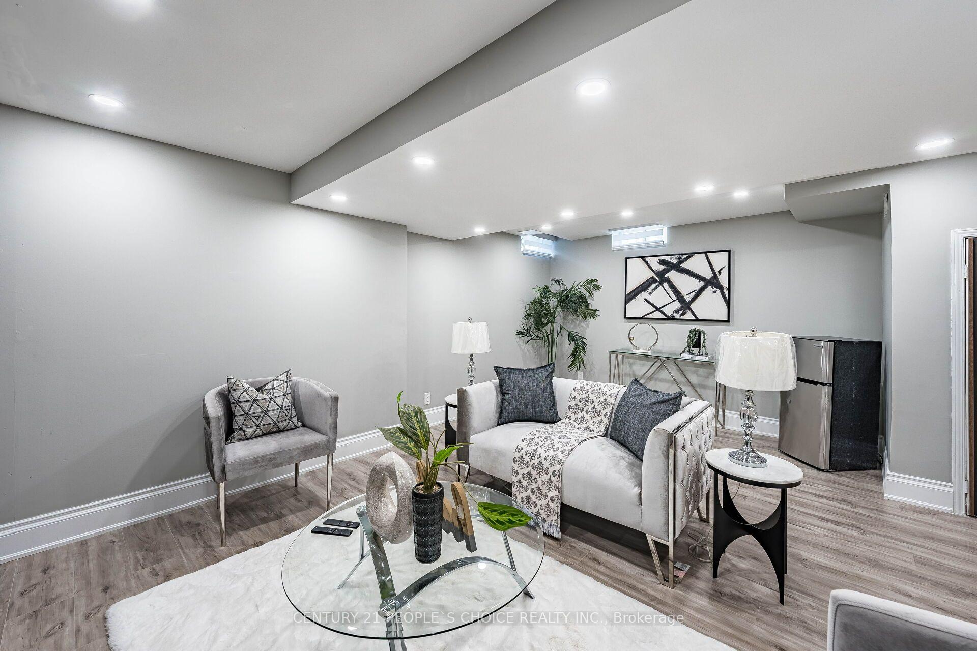Photo 36 of 211 Wildberry Crescent, Vaughan, Vellore Village — HOMEH
