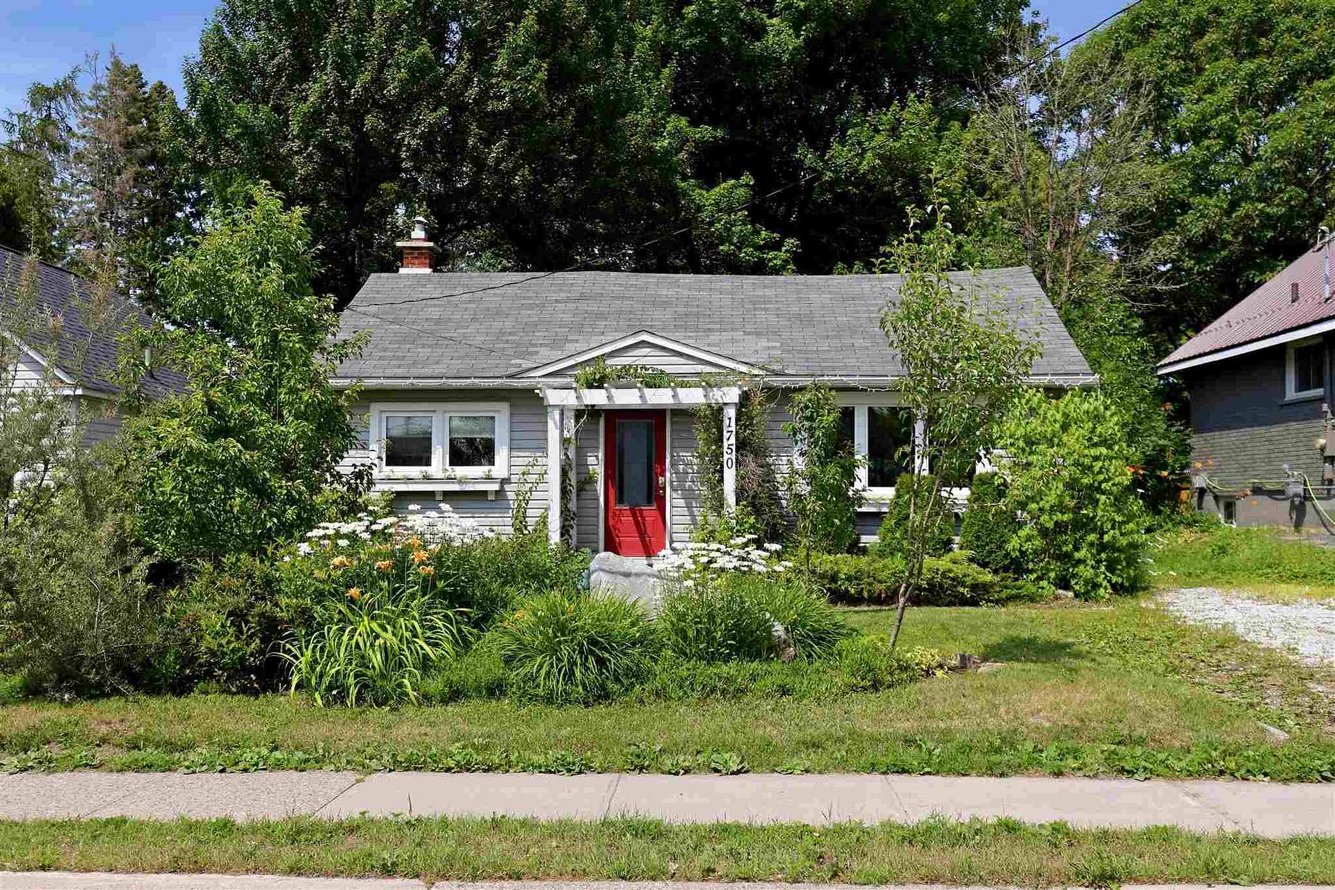 Photo 1 of 1750 Queen Street E, Sault Ste Marie, Ward 1 — HOMEH
